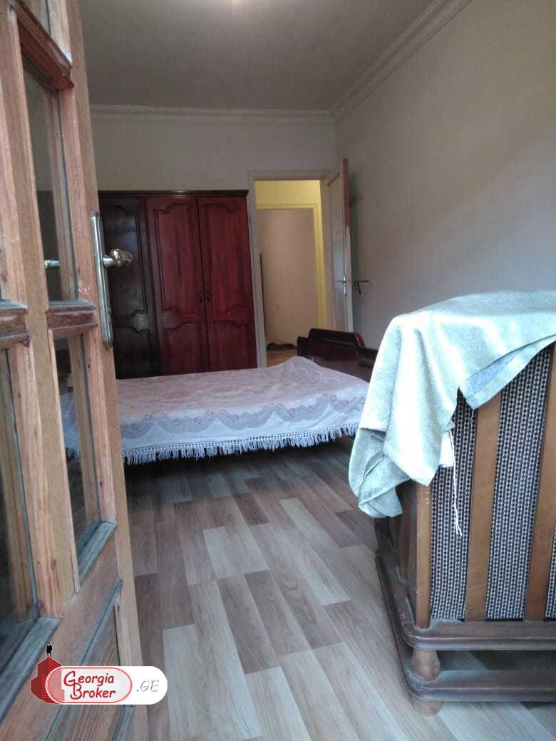 nearly repaired 3-room apartment for sale