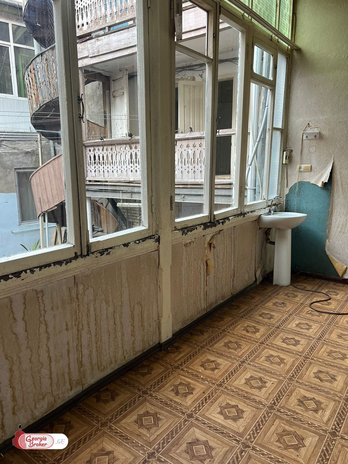 nearly repaired 3-room apartment for sale