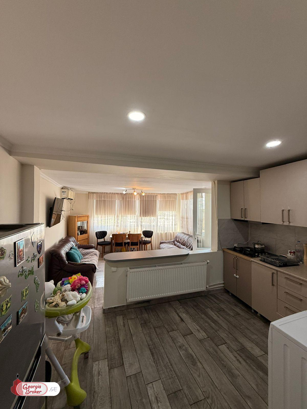 იყიდება ახალი გარემონტებული 4 ოთახიანი ბინა