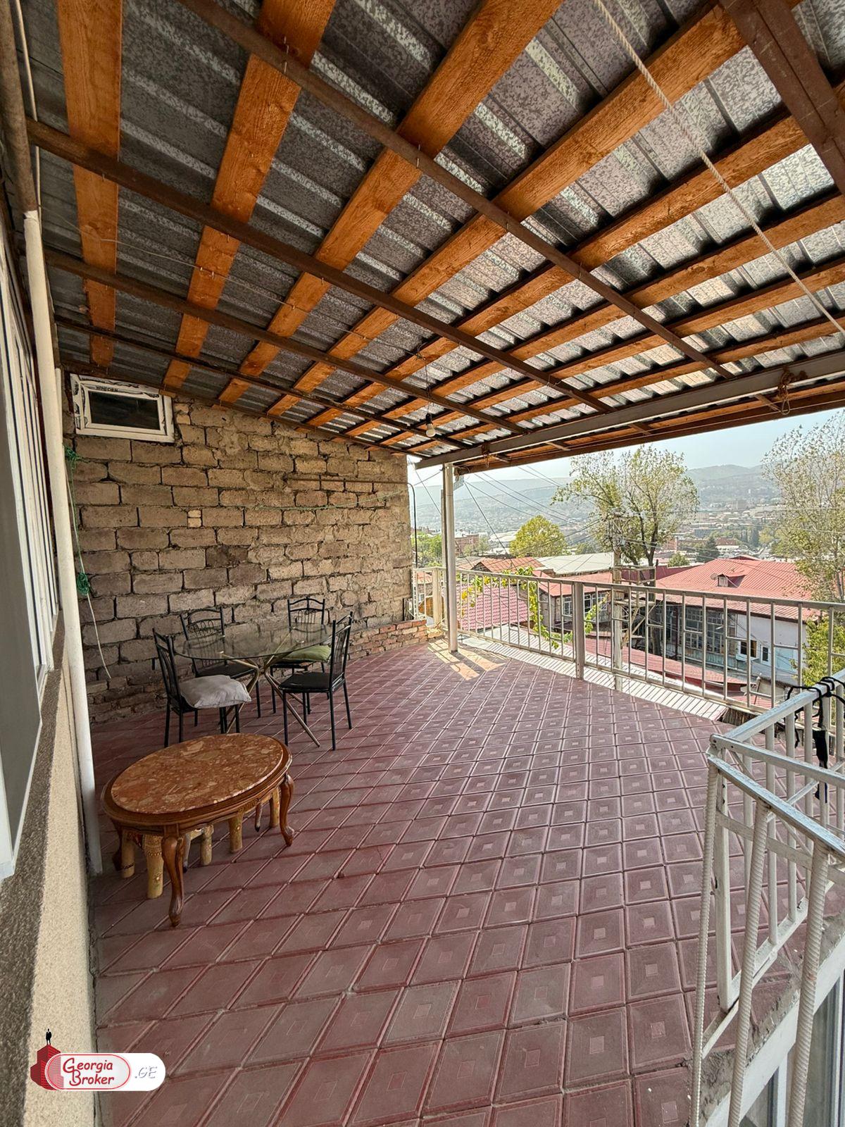 იყიდება ახალი გარემონტებული 4 ოთახიანი ბინა