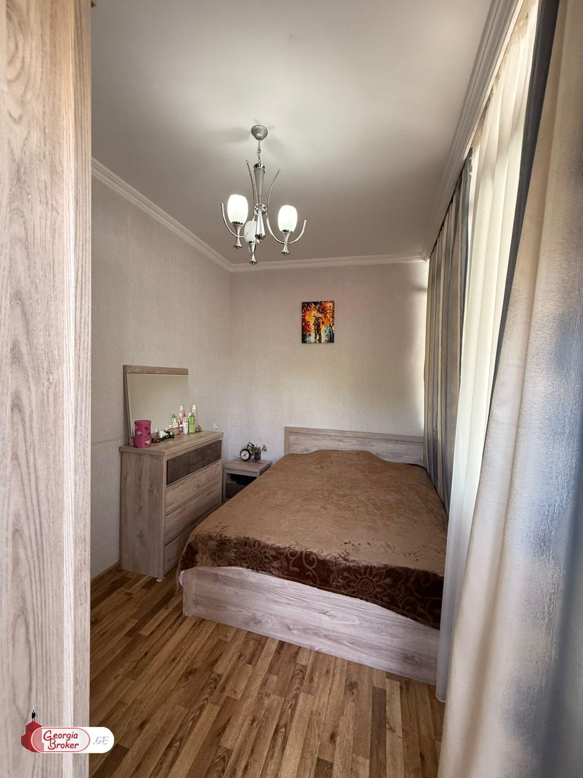 იყიდება ახალი გარემონტებული 4 ოთახიანი ბინა