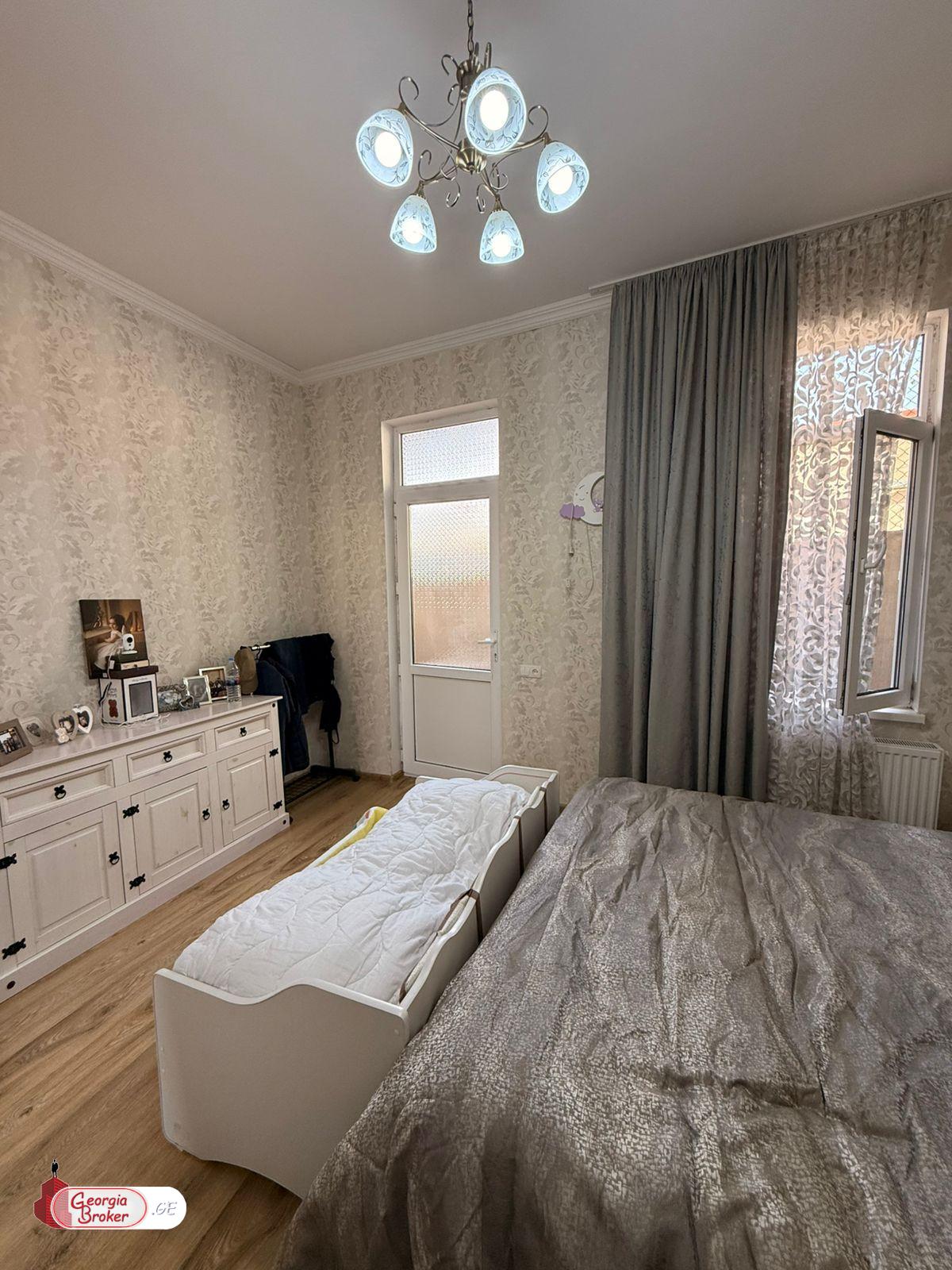 იყიდება ახალი გარემონტებული 4 ოთახიანი ბინა