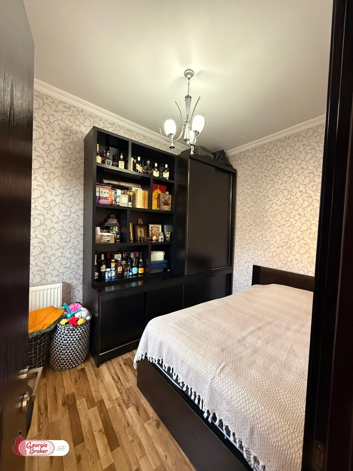 იყიდება ახალი გარემონტებული 4 ოთახიანი ბინა