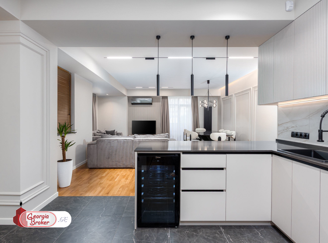 იყიდება ახალი გარემონტებული 4 ოთახიანი ბინა