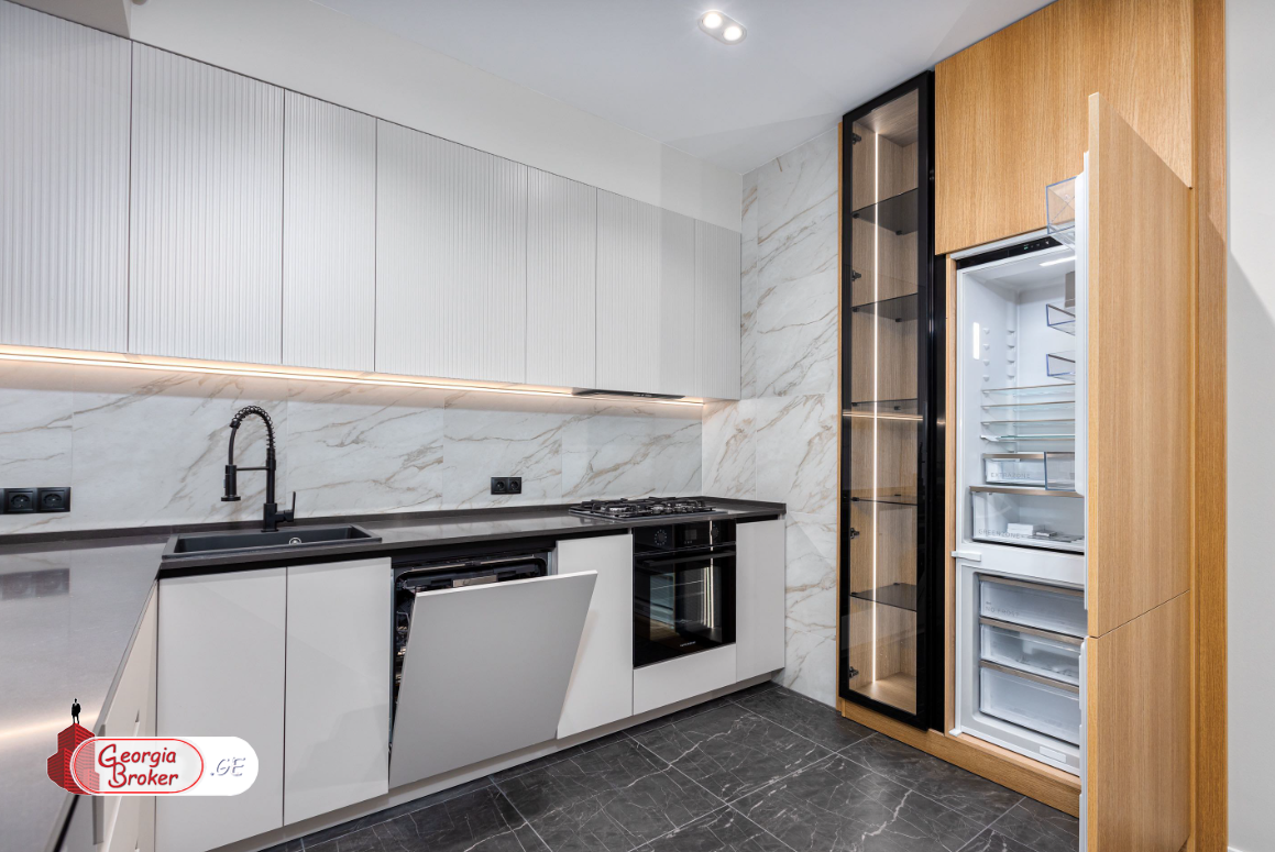 იყიდება ახალი გარემონტებული 4 ოთახიანი ბინა