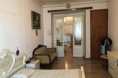 old repaired 2-room apartment for sale