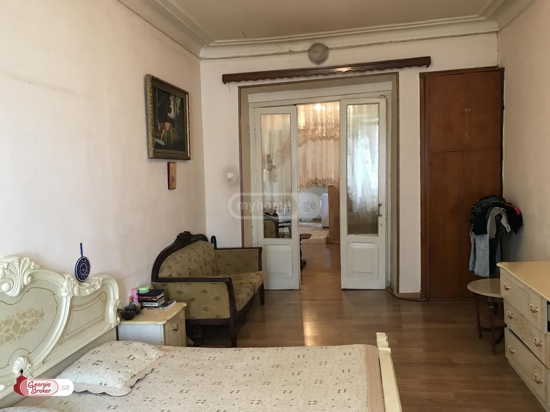 old repaired 2-room apartment for sale