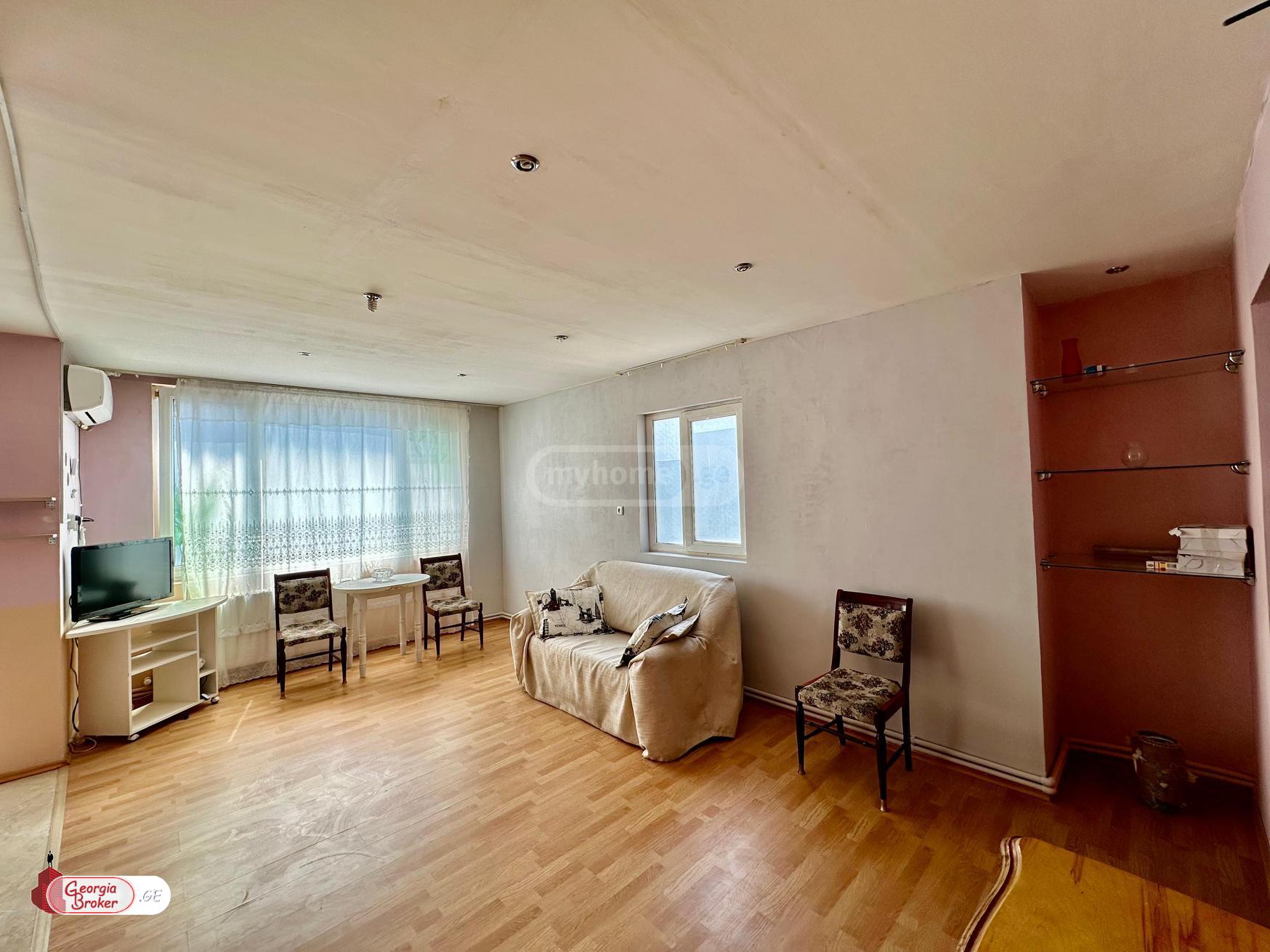 old repaired 3-room apartment for sale