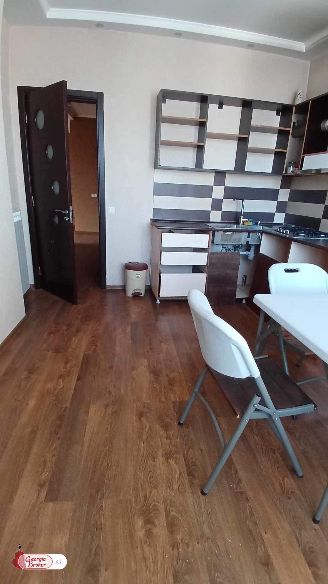 nearly repaired 3-room apartment for sale