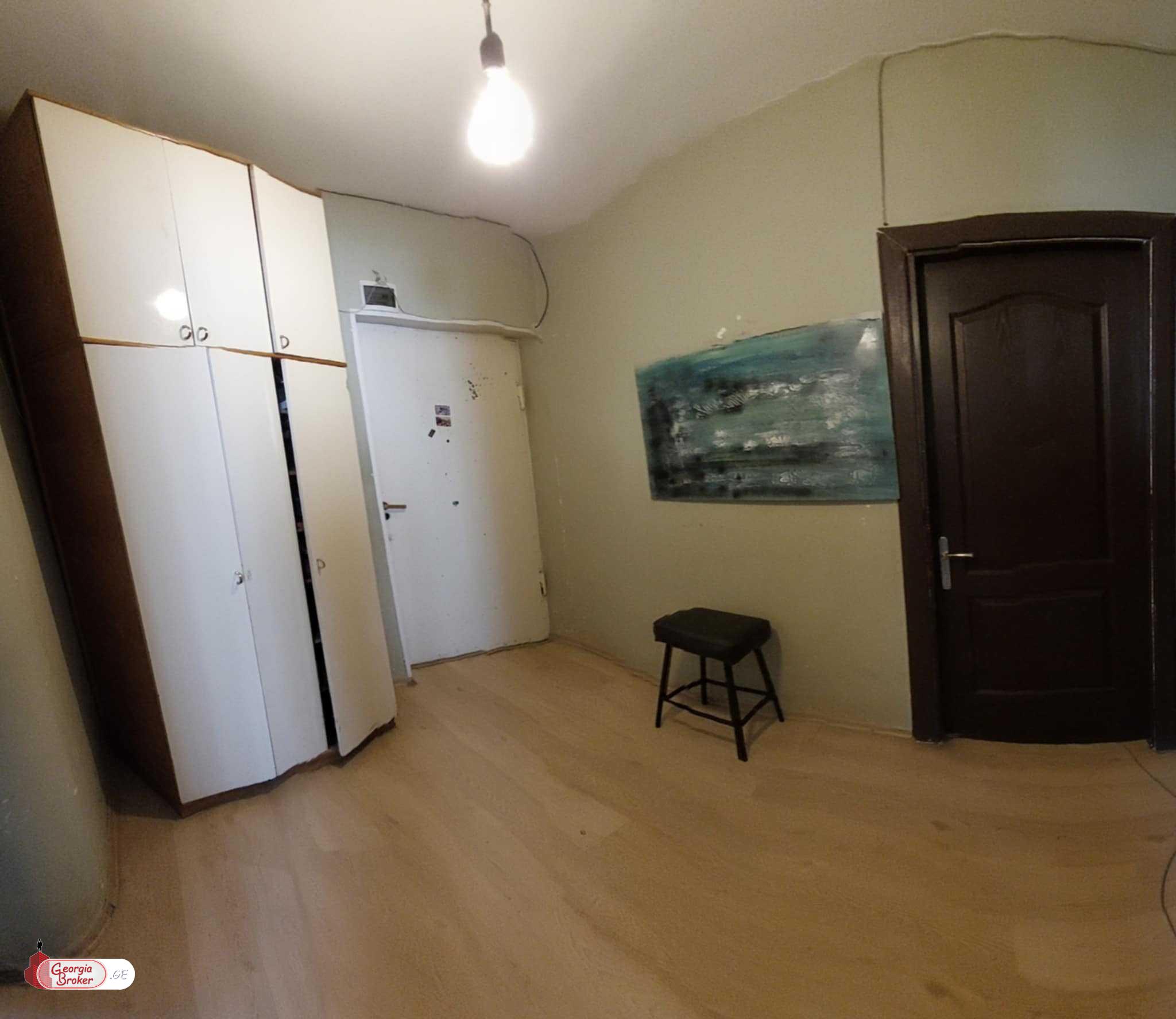 old repaired 3-room apartment for sale