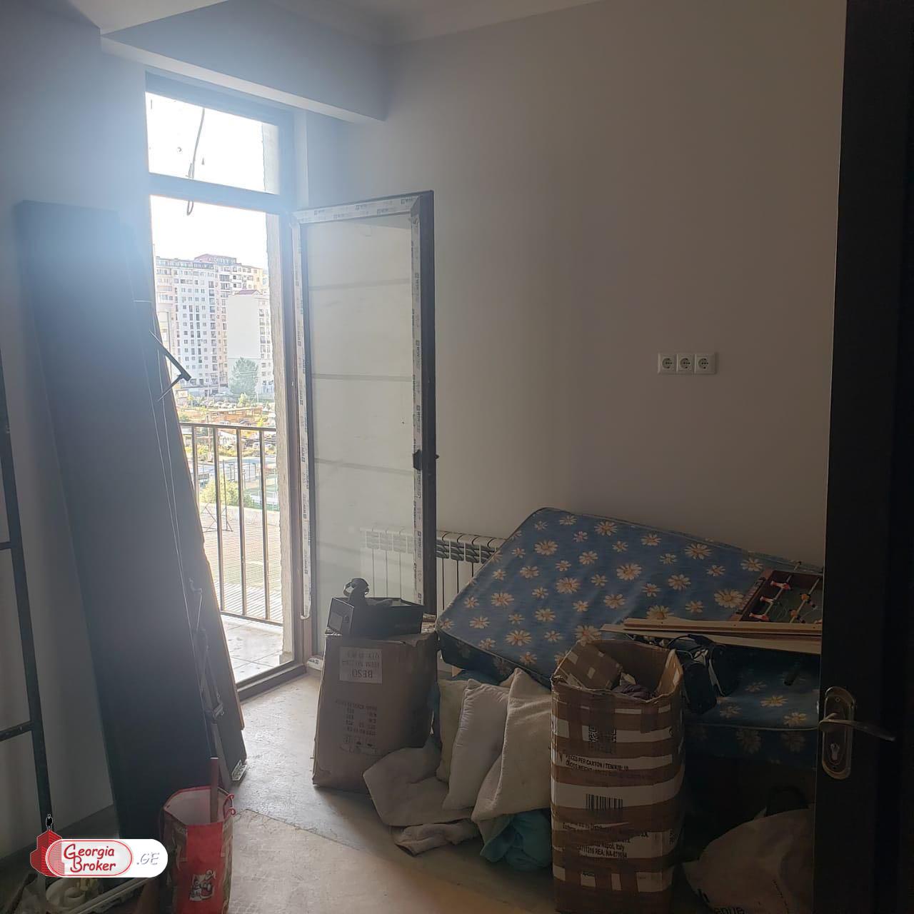 nearly repaired 3-room apartment for sale