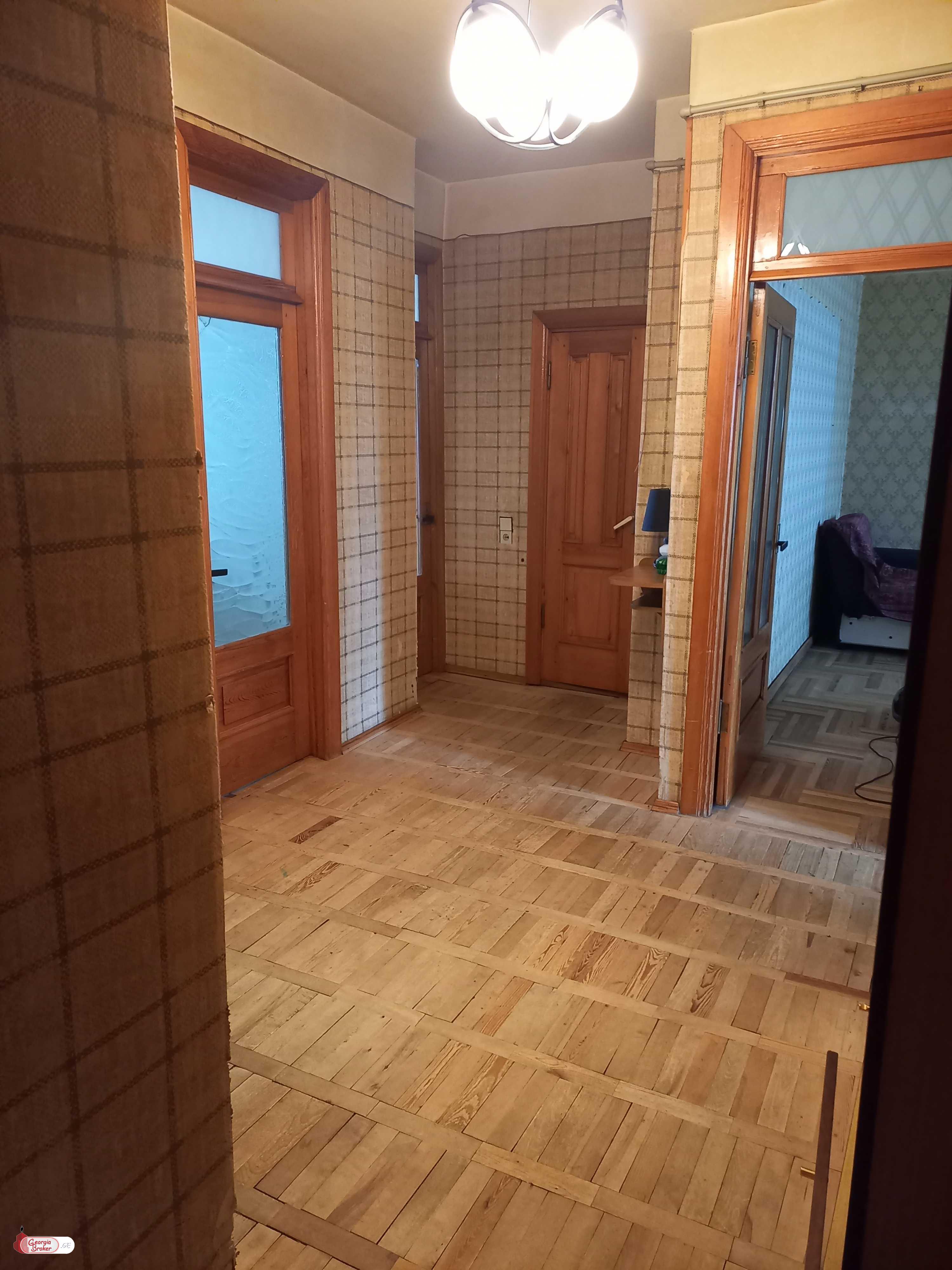 old repaired 4-room apartment for sale