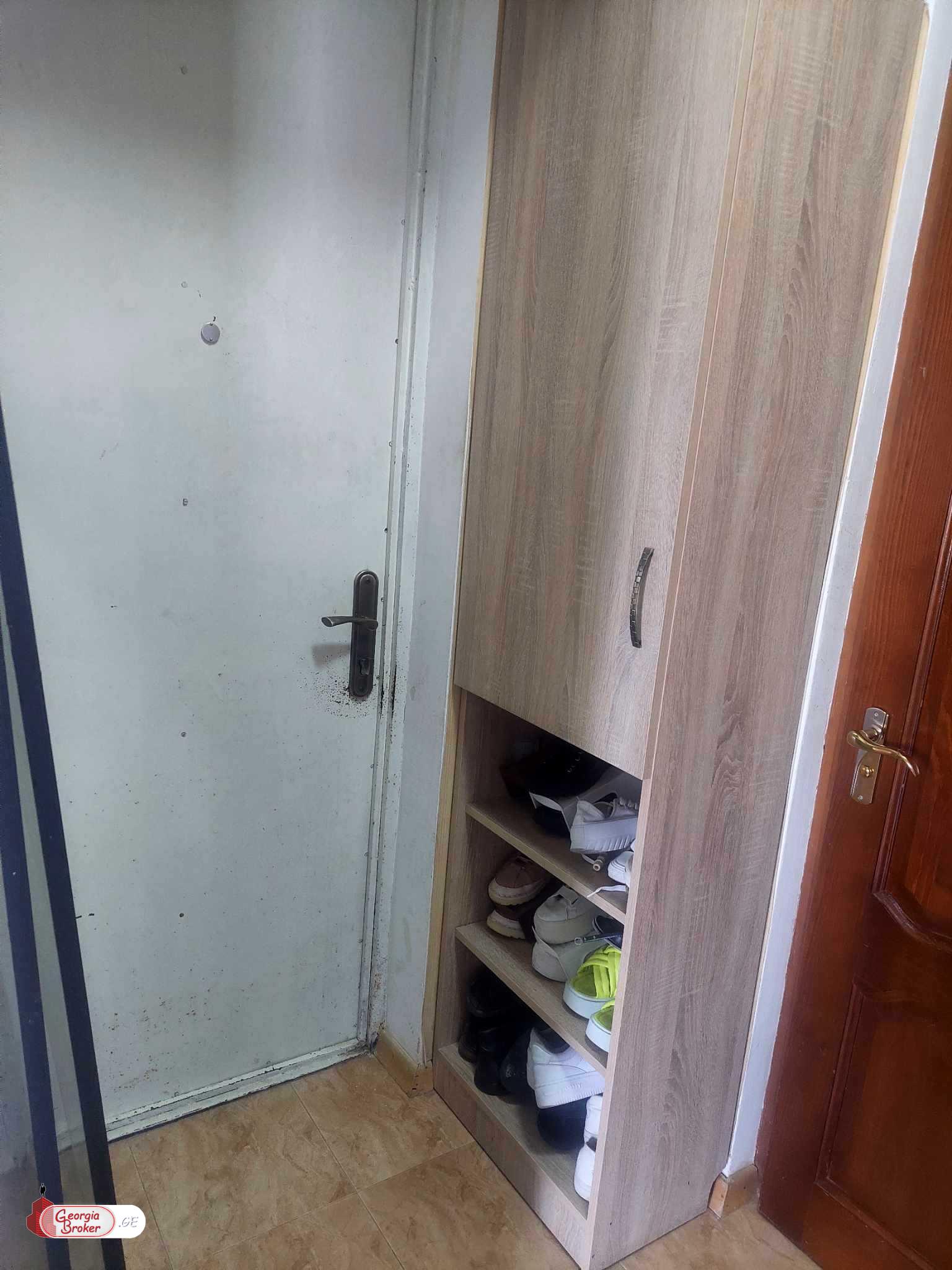 nearly repaired 1-room apartment for sale