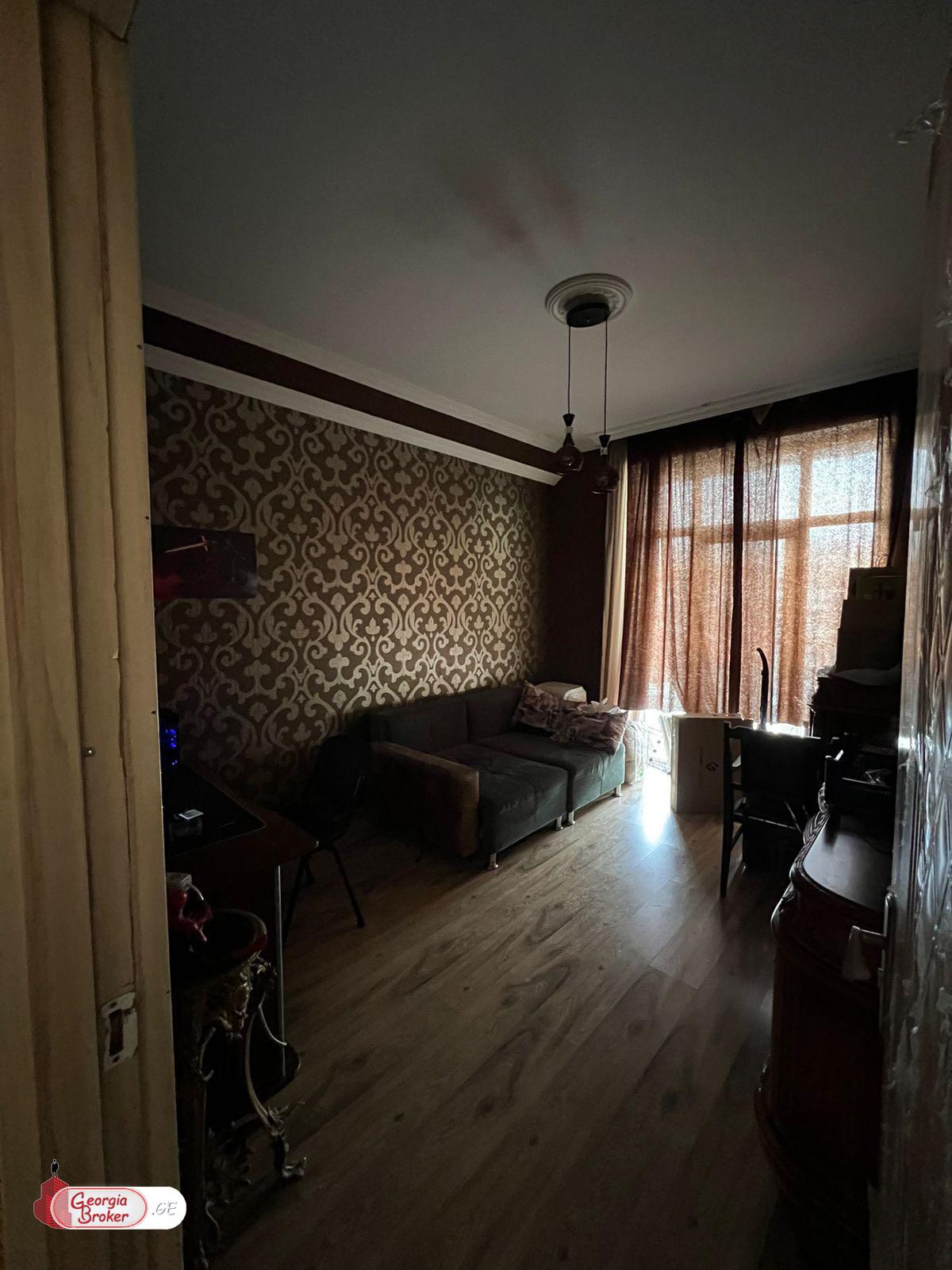 nearly repaired 3-room apartment for sale