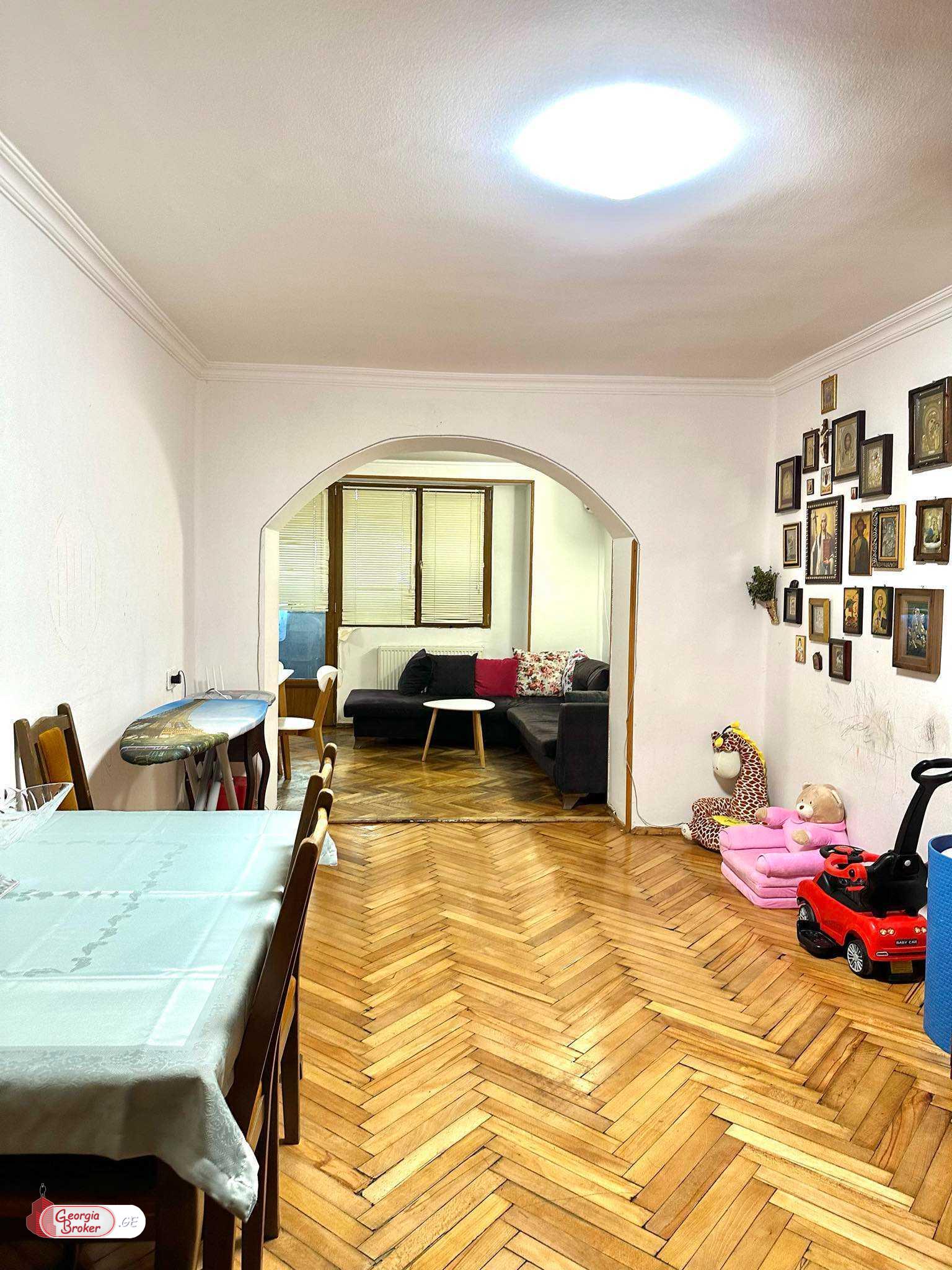 old repaired 3-room apartment for sale