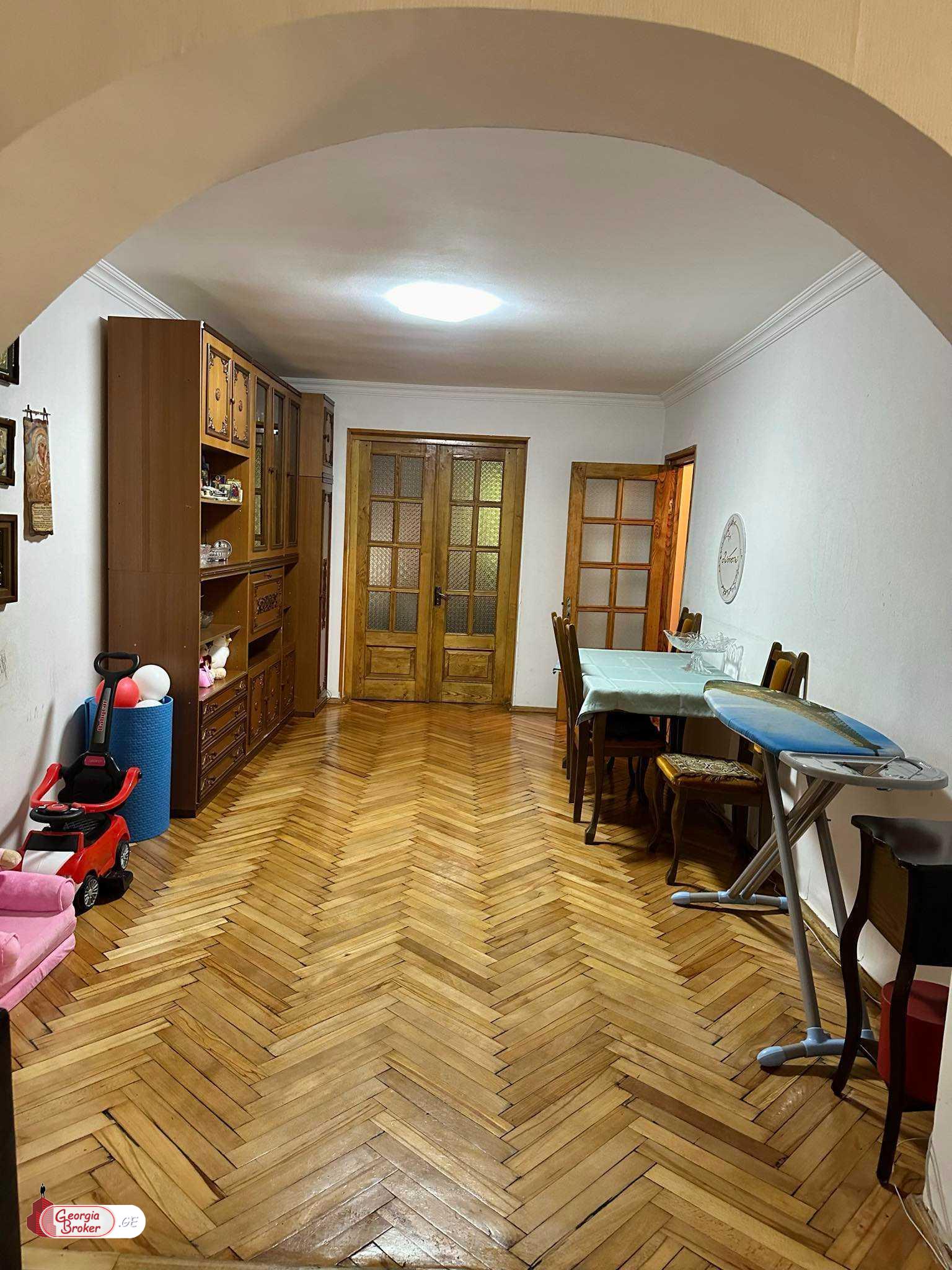 old repaired 3-room apartment for sale