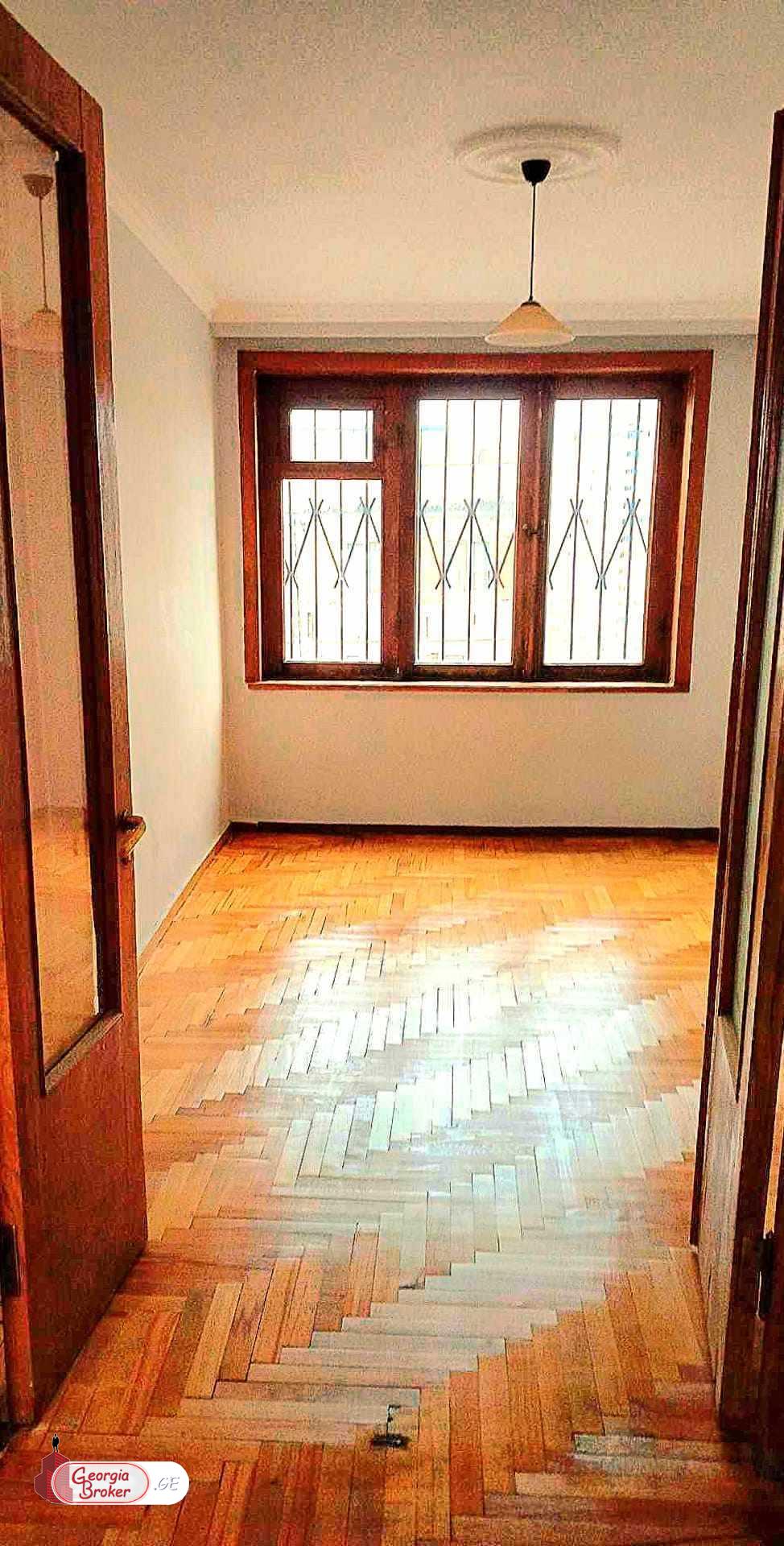 old repaired 5-room apartment for sale