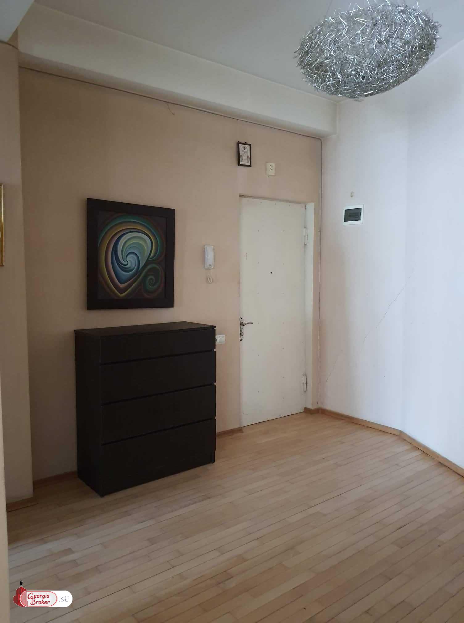 nearly repaired 3-room apartment for sale