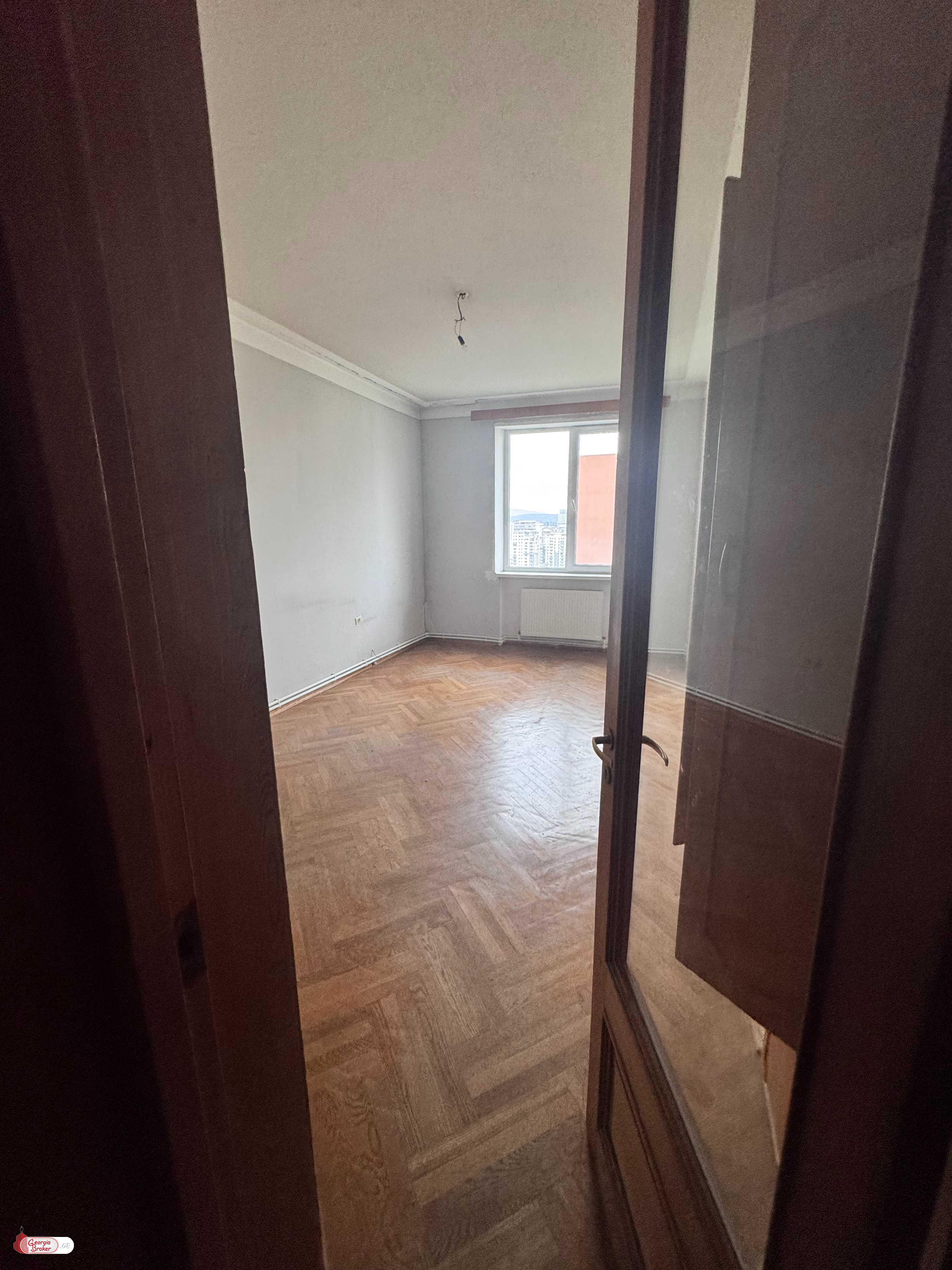 without repair 5-room apartment for sale