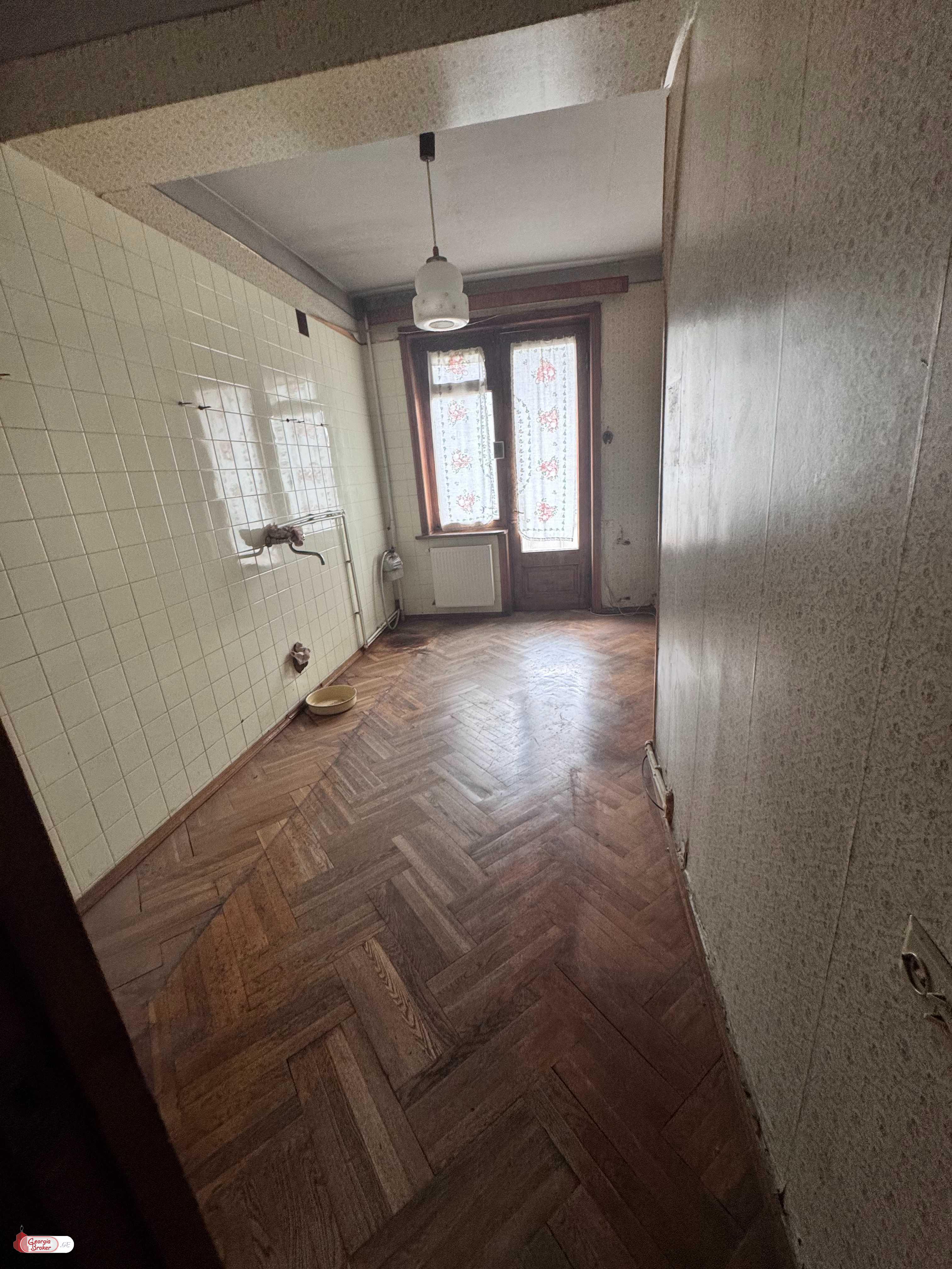 without repair 5-room apartment for sale