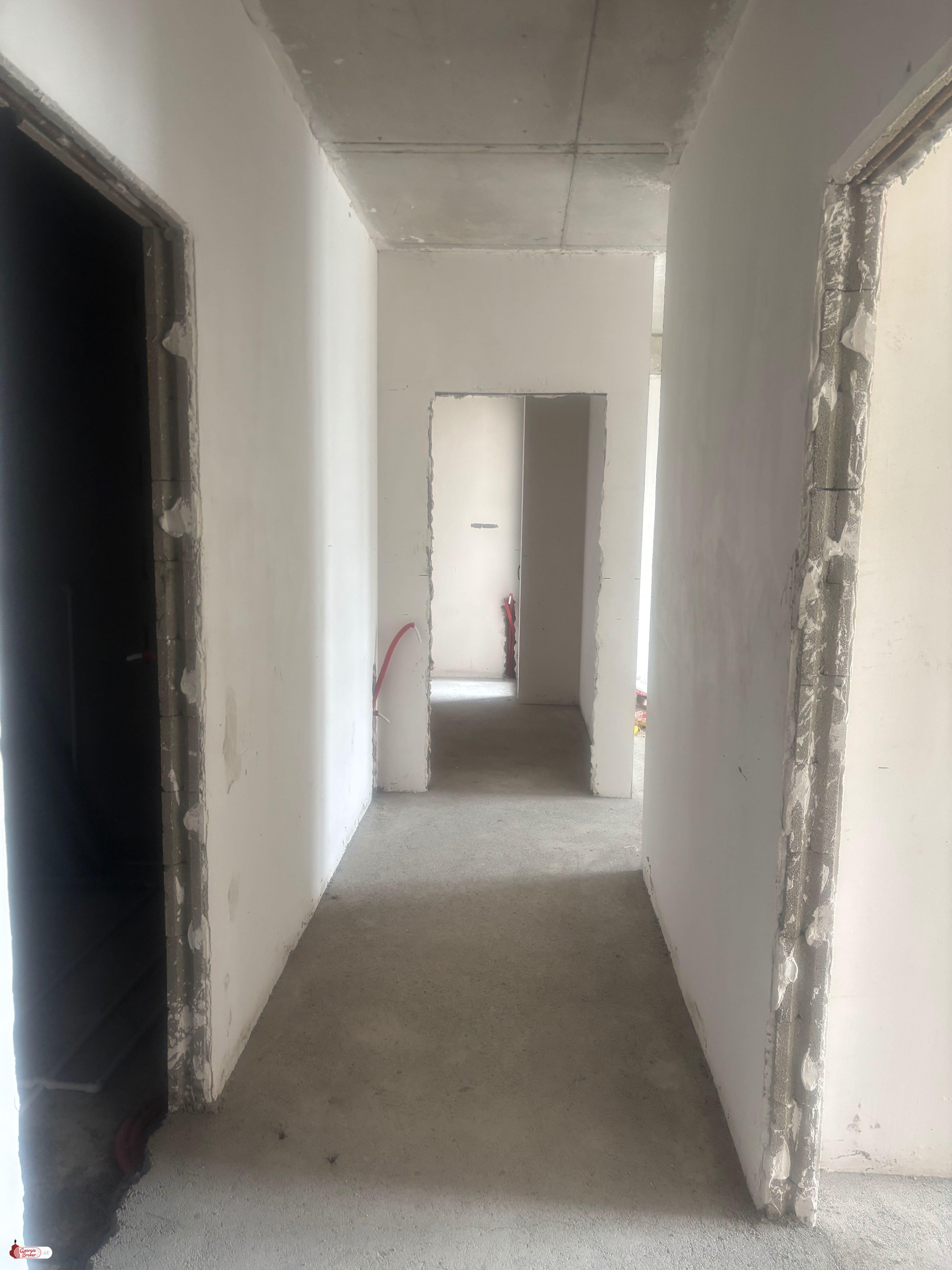 იყიდება ახალი აშენებული 3 ოთახიანი ბინა