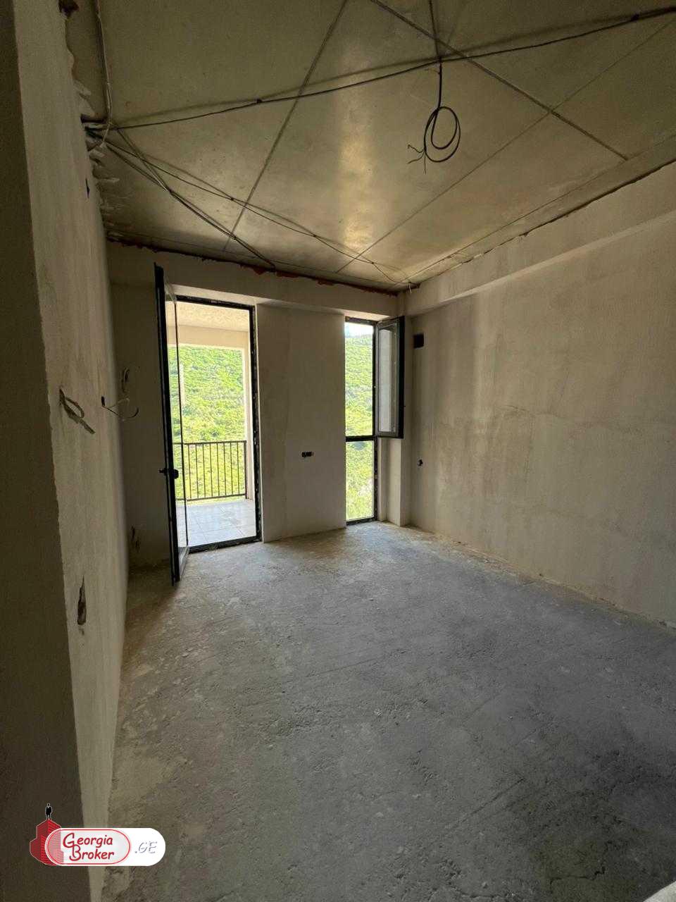 იყიდება ახალი გარემონტებული 2 ოთახიანი ბინა