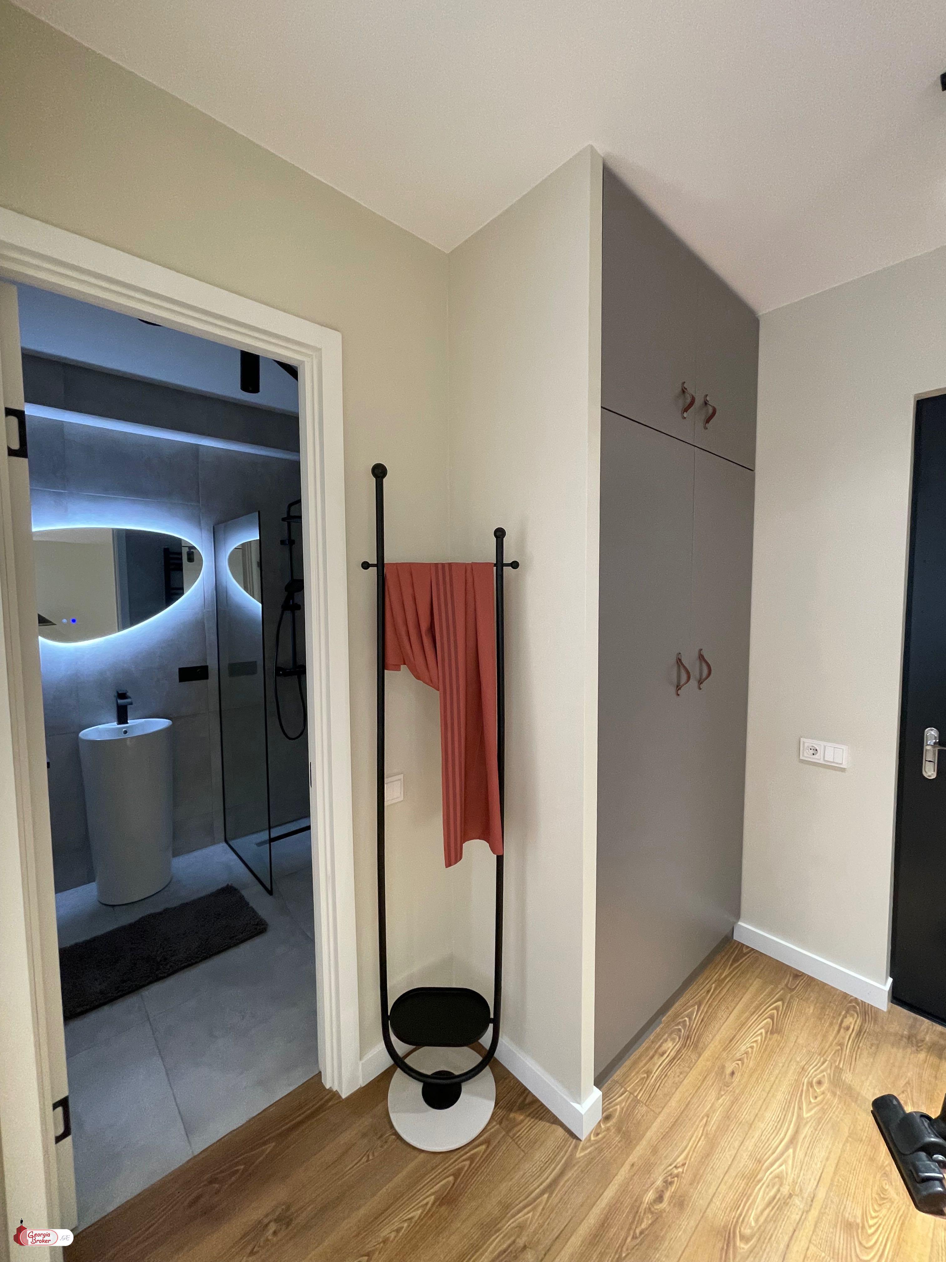 продается квартира с новым ремонтом 2-комнаты