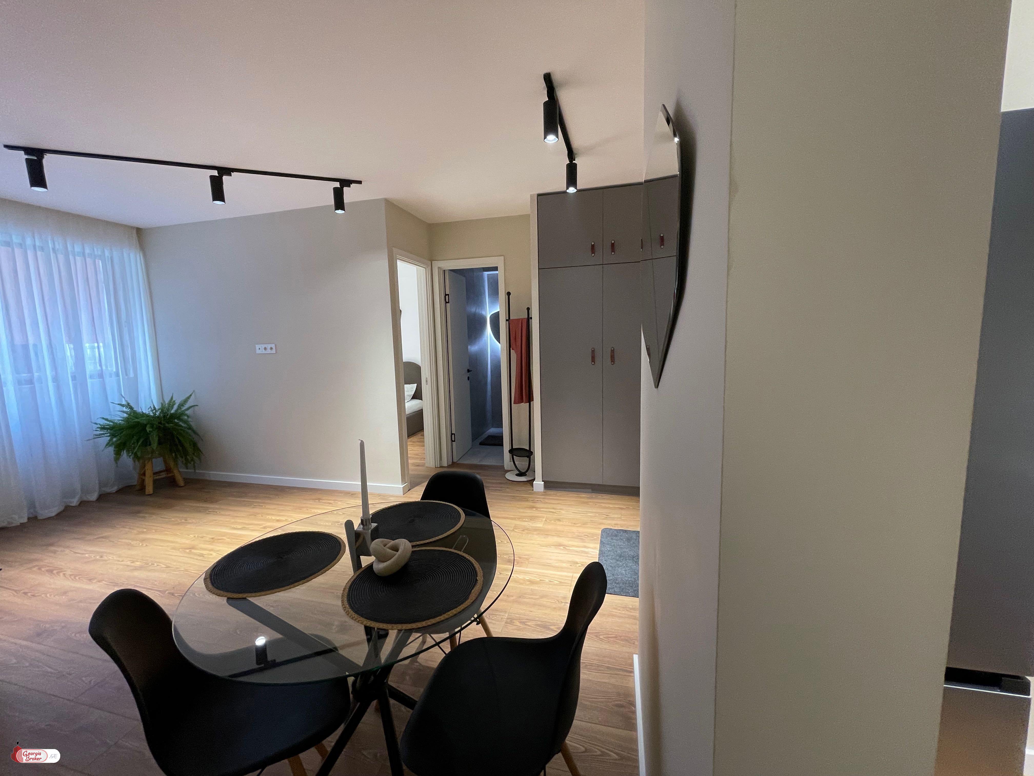 продается квартира с новым ремонтом 2-комнаты