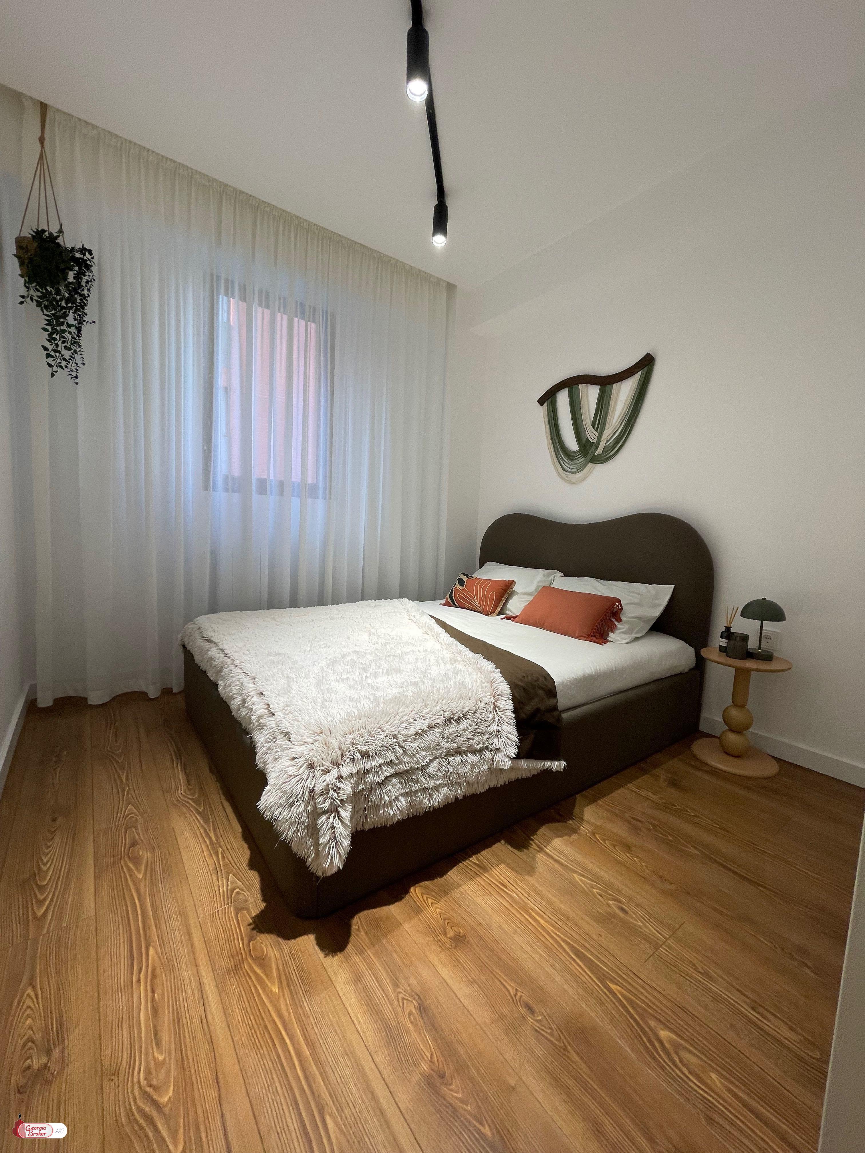 продается квартира с новым ремонтом 2-комнаты