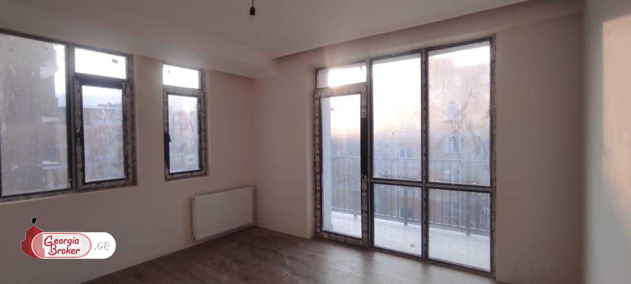 nearly repaired 3-room apartment for sale