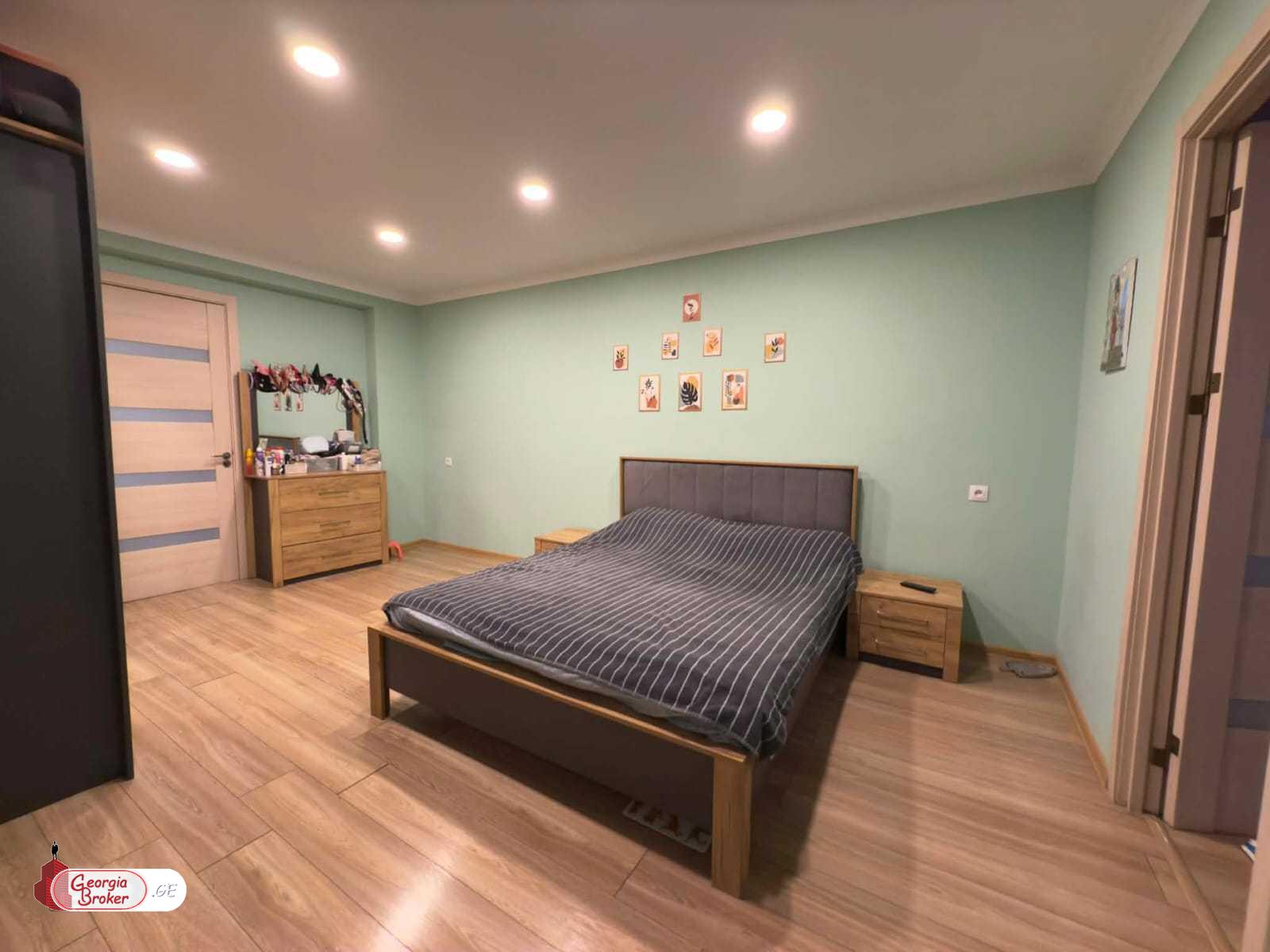 nearly repaired 5-room apartment for sale