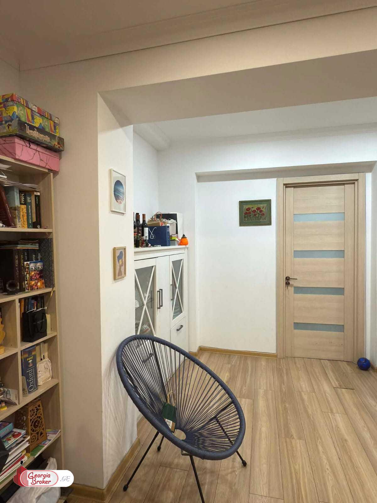 nearly repaired 5-room apartment for sale