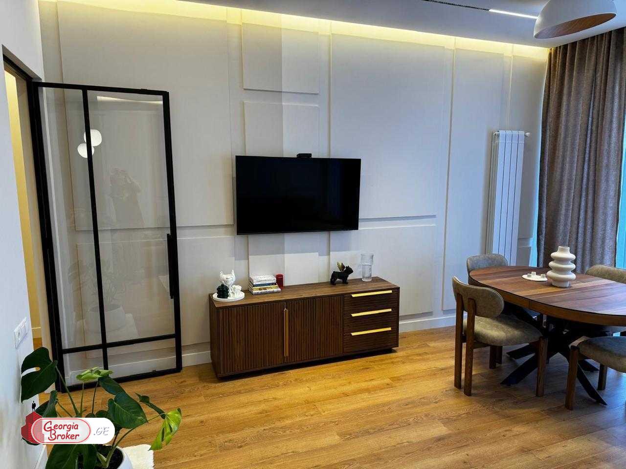 nearly repaired 2-room apartment for sale