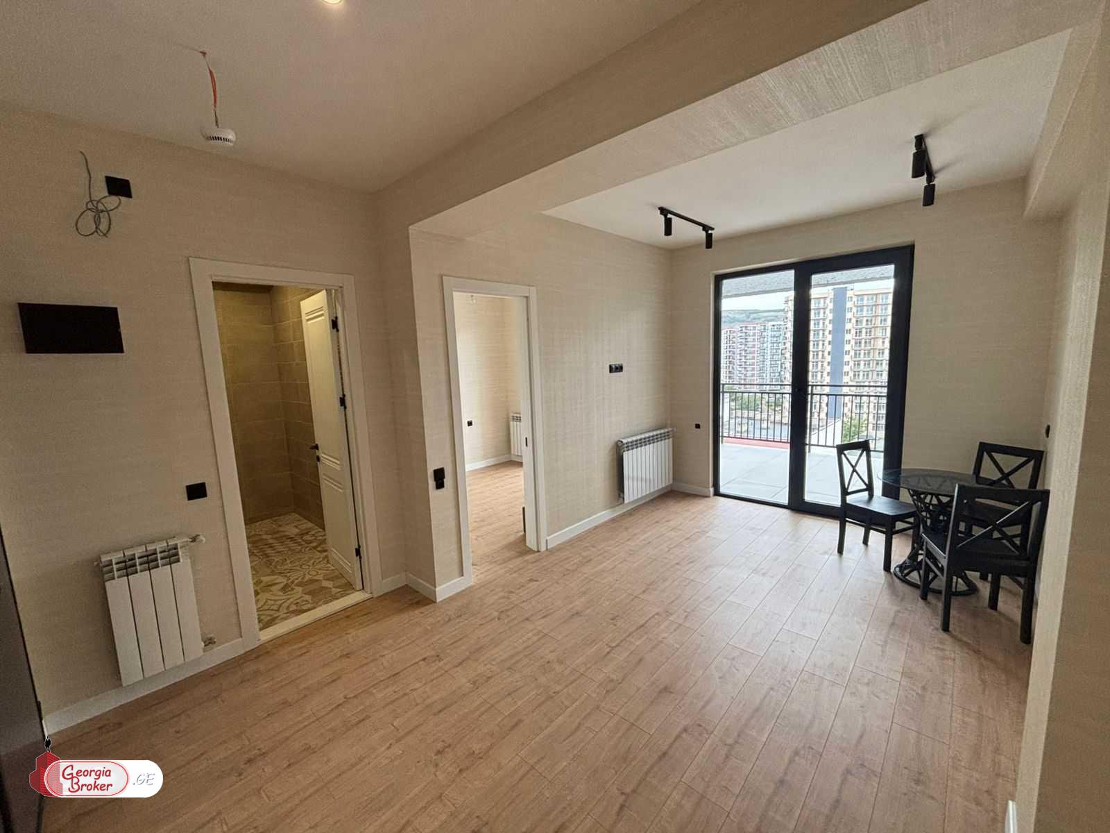 nearly repaired 2-room apartment for sale