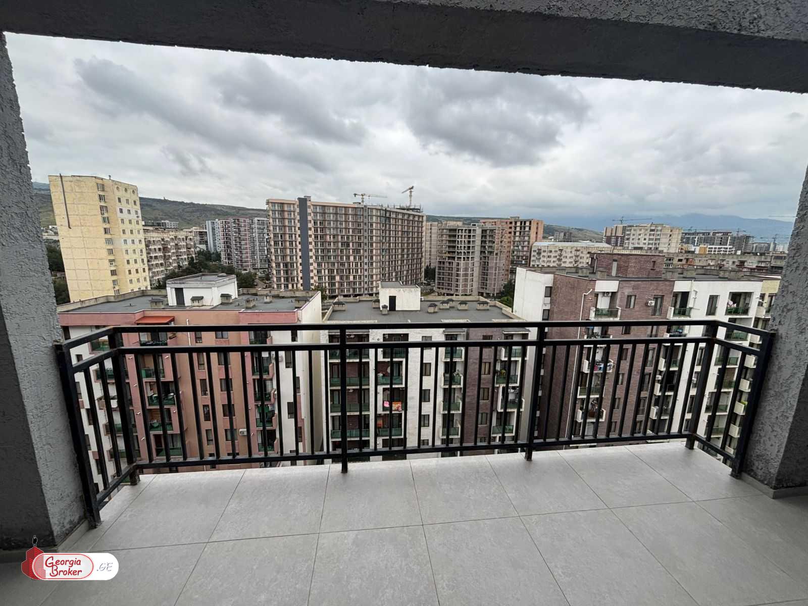 nearly repaired 2-room apartment for sale