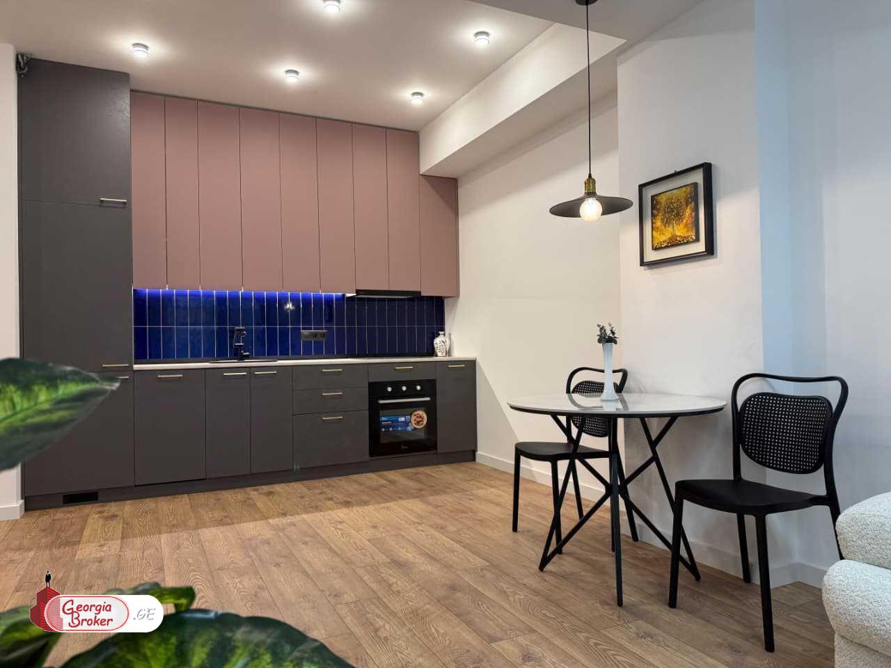 продается квартира с новым ремонтом 2-комнаты