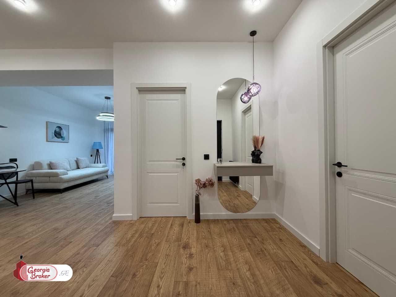 продается квартира с новым ремонтом 2-комнаты