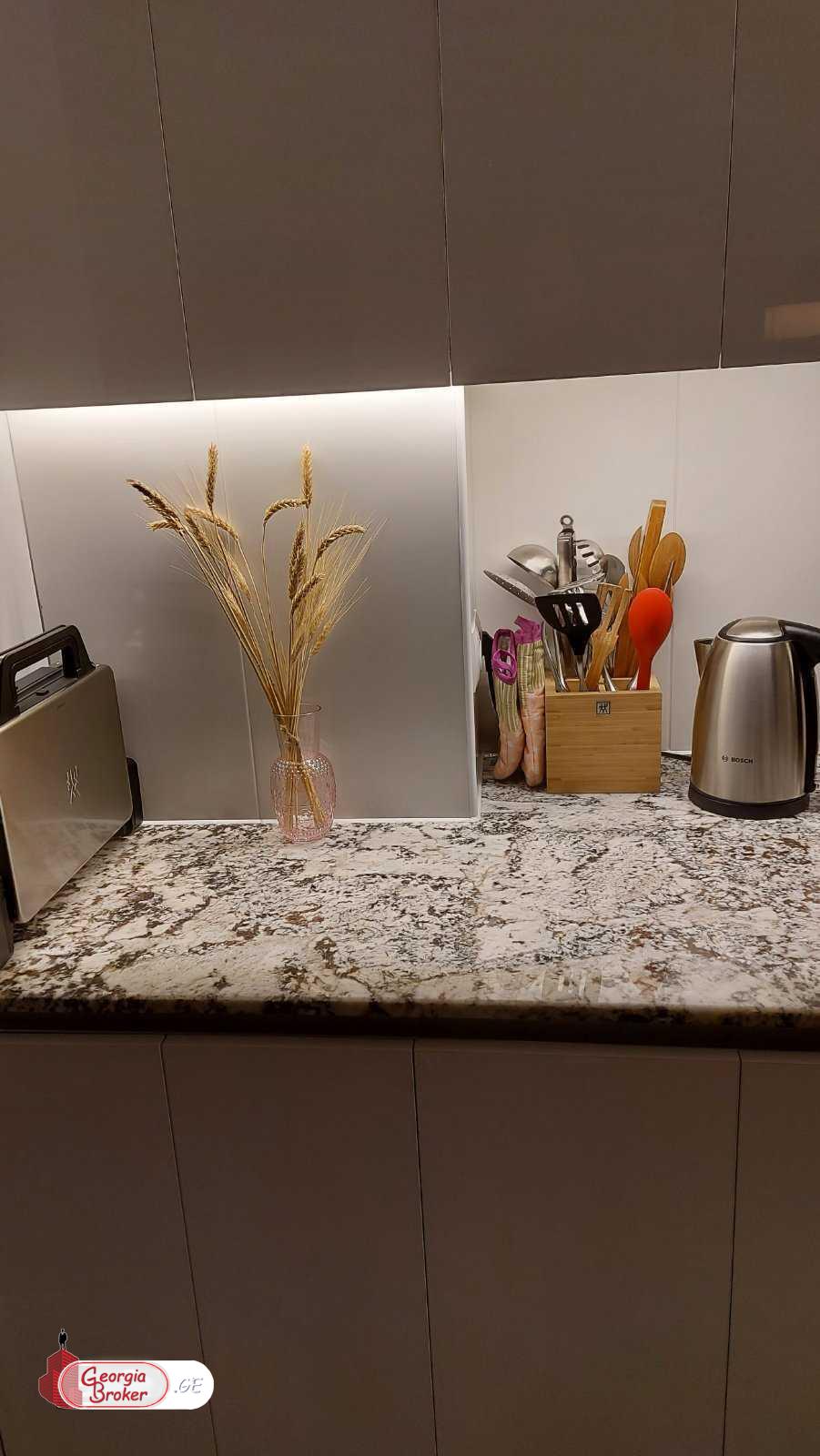 продается квартира с новым ремонтом 2-комнаты