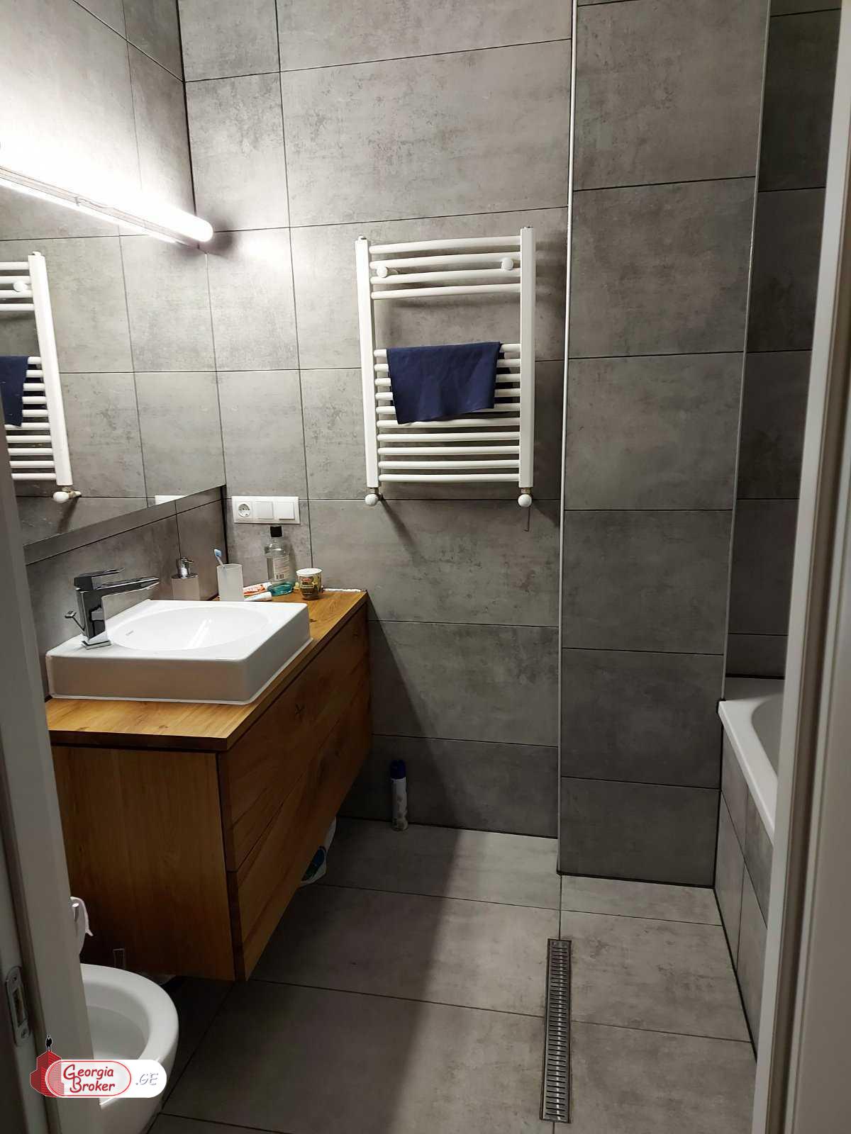 продается квартира с новым ремонтом 2-комнаты