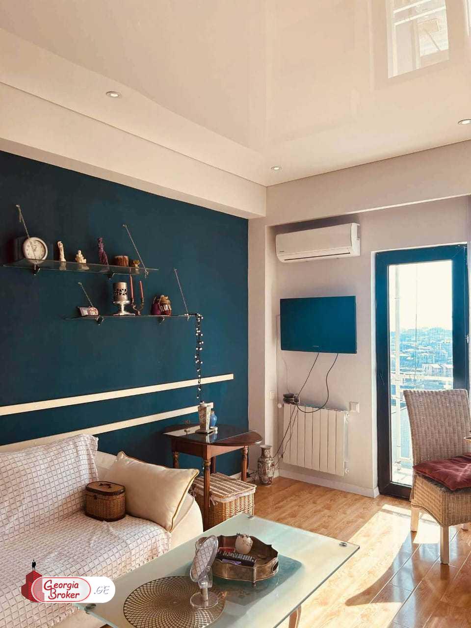 nearly repaired 2-room apartment for sale