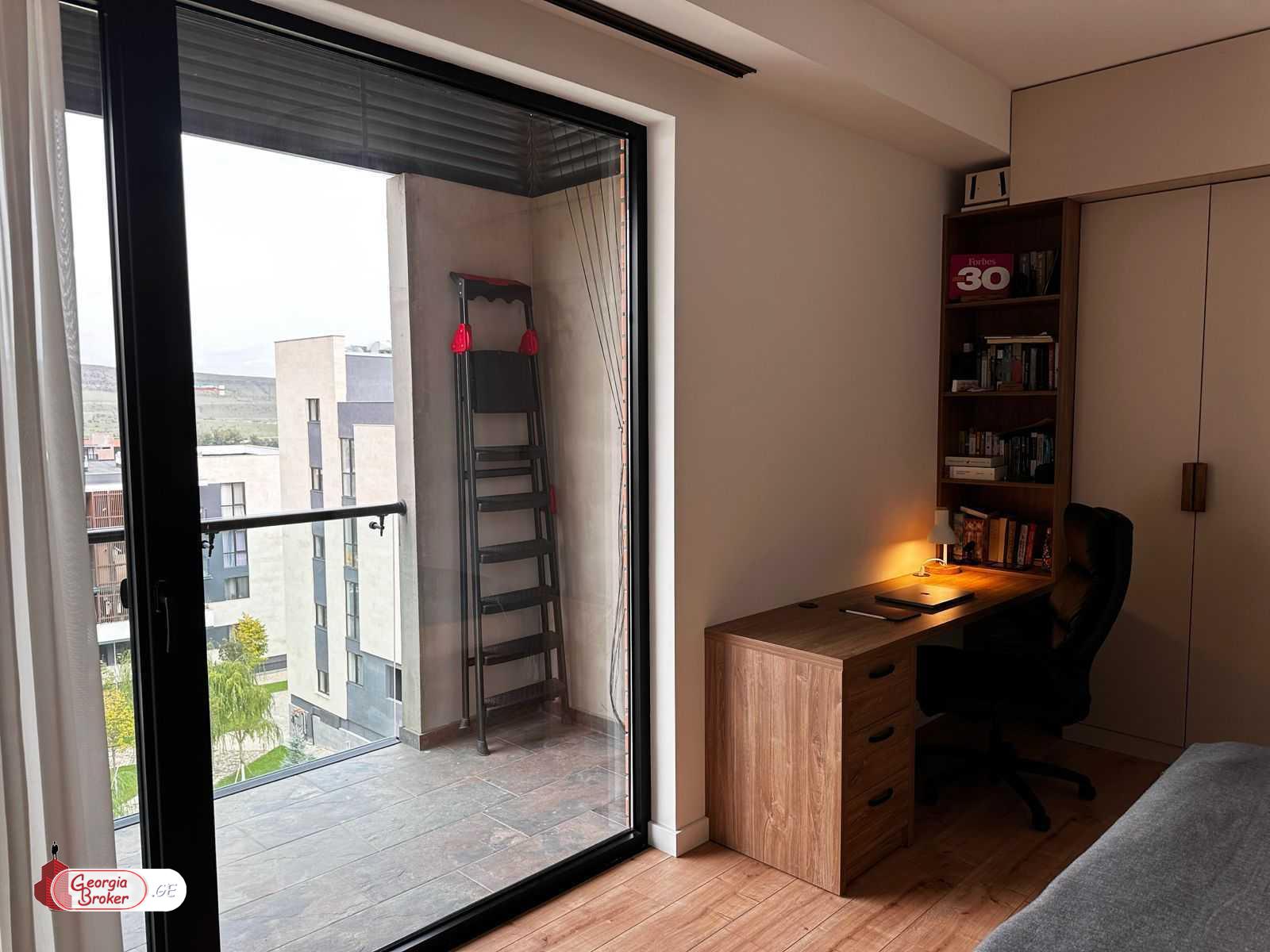 nearly repaired 2-room apartment for sale