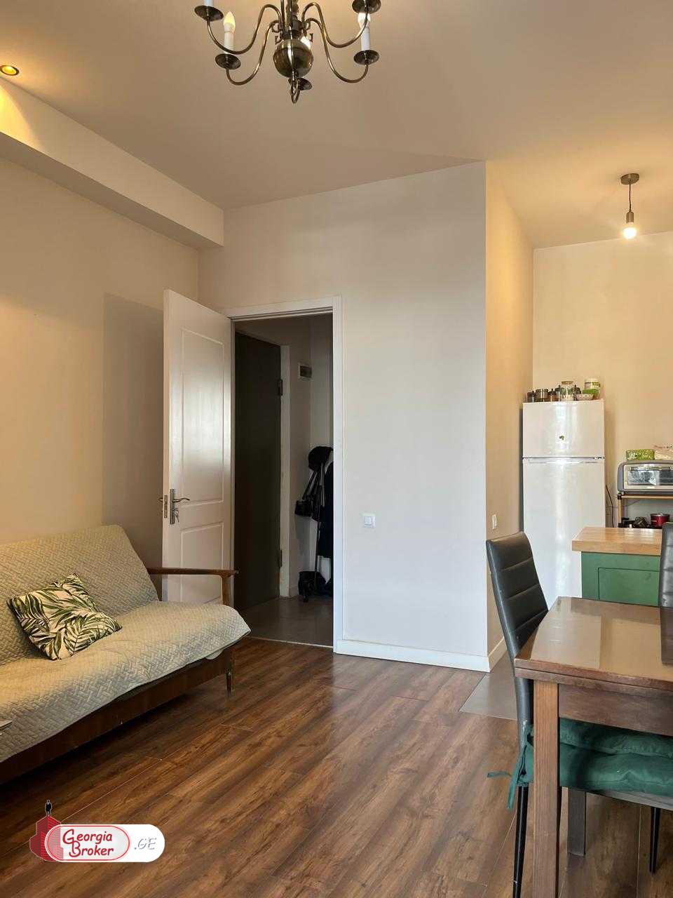 nearly repaired 2-room apartment for sale