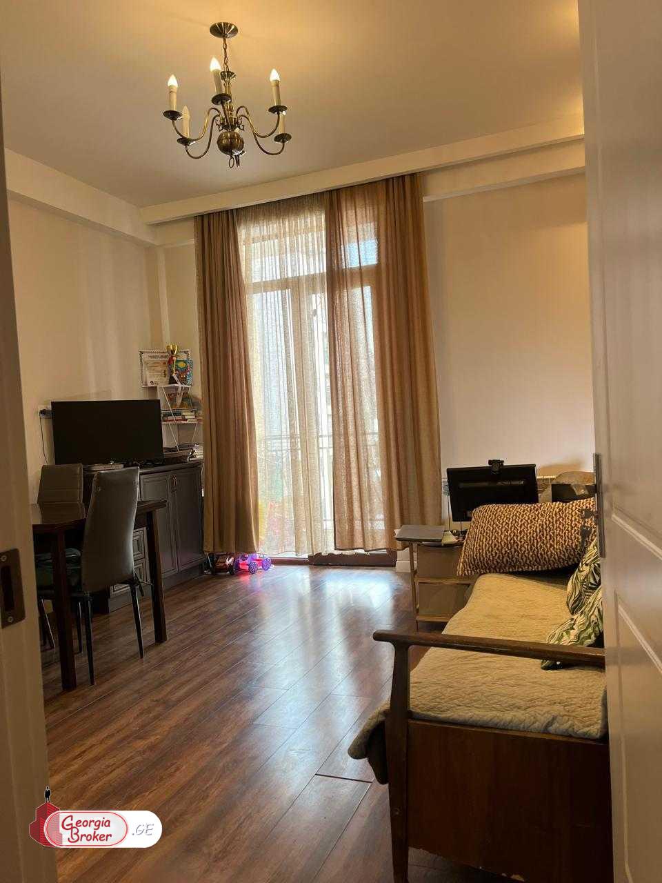 nearly repaired 2-room apartment for sale