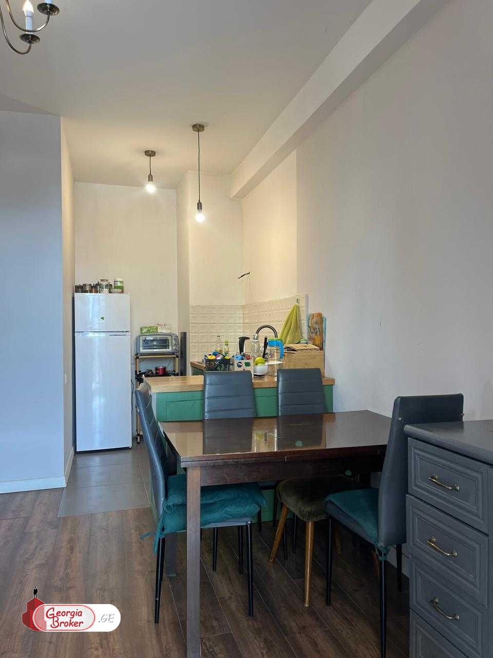 nearly repaired 2-room apartment for sale