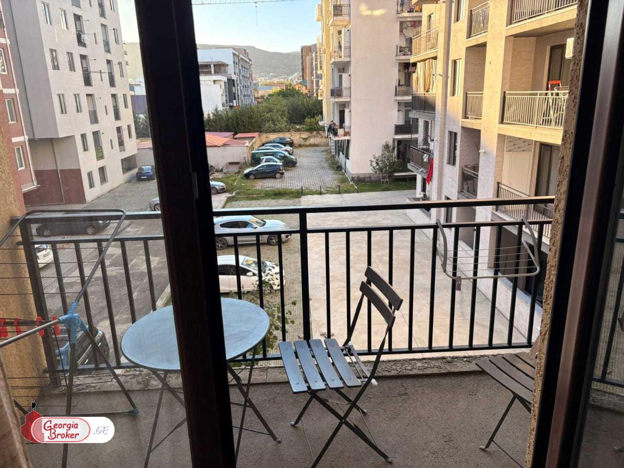 nearly repaired 2-room apartment for sale