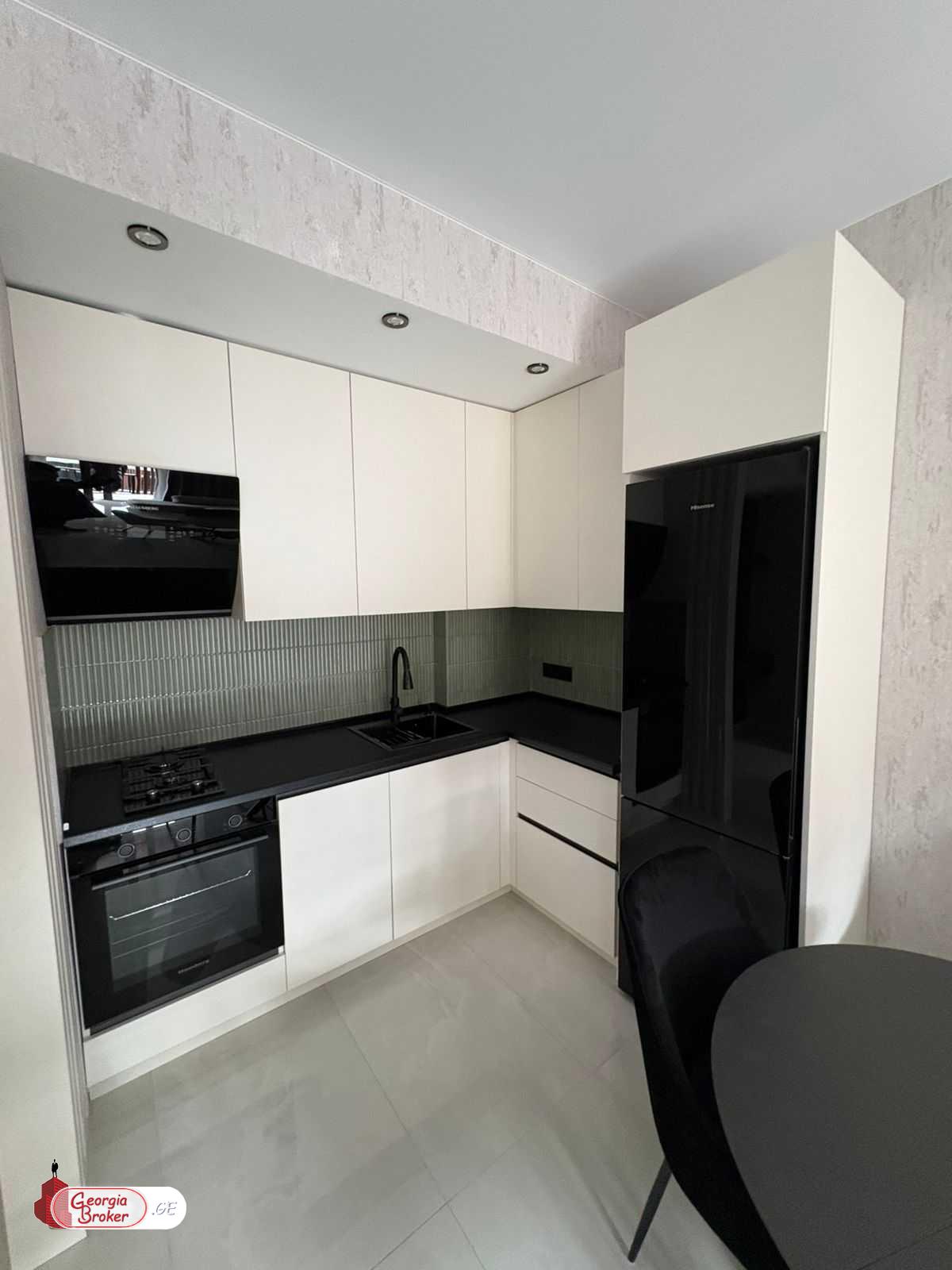 продается квартира с новым ремонтом 2-комнаты