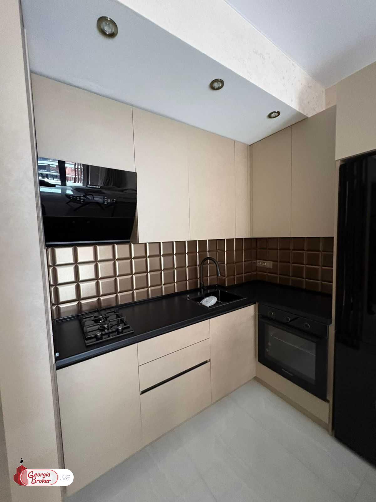 продается квартира с новым ремонтом 2-комнаты