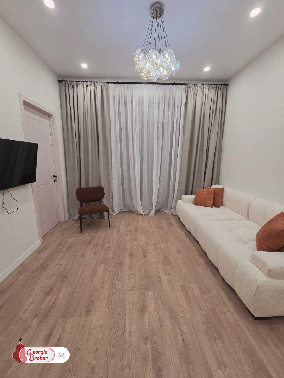 продается квартира с новым ремонтом 2-комнаты