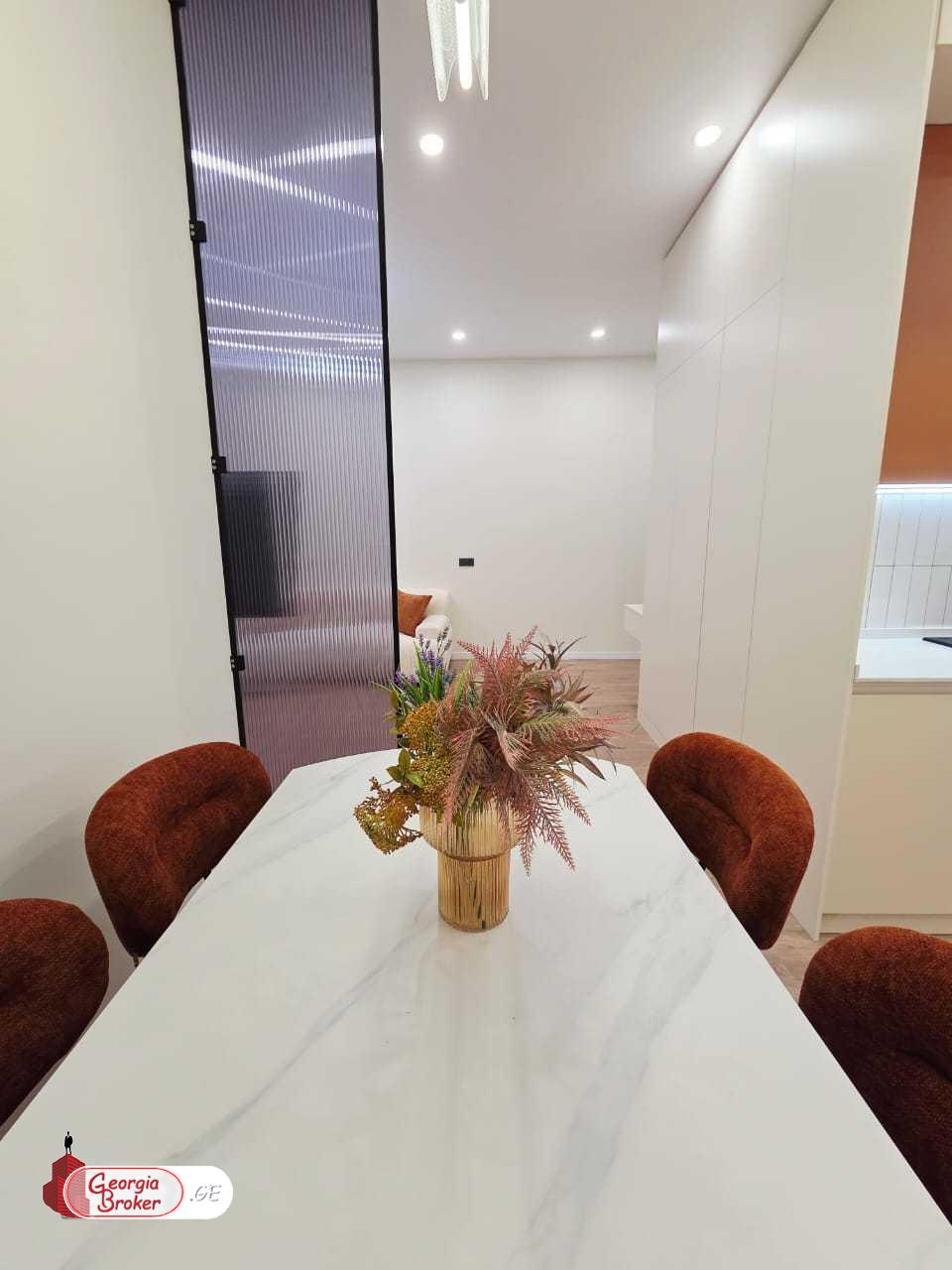 продается квартира с новым ремонтом 2-комнаты