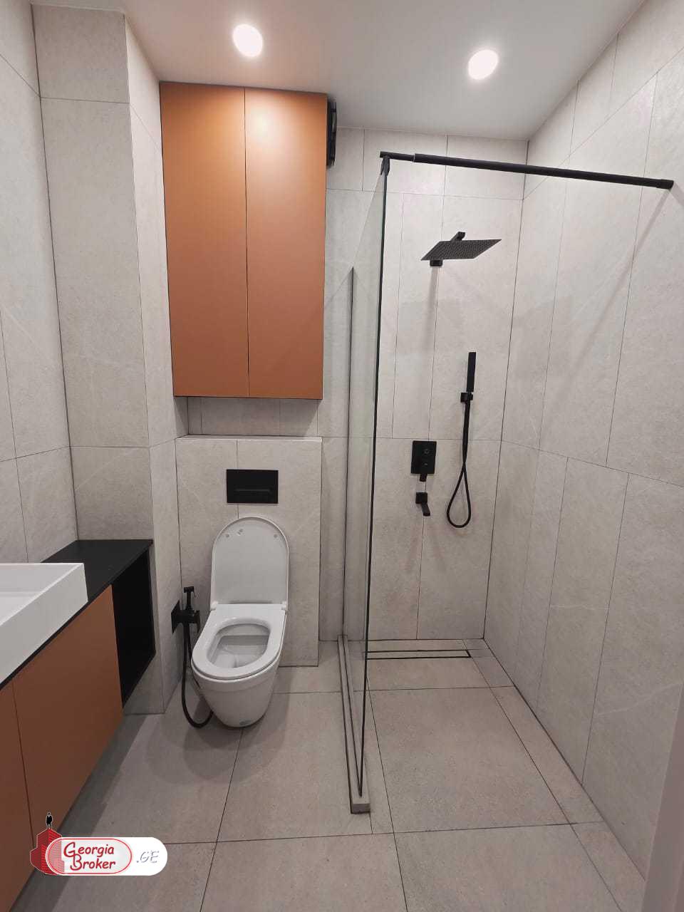 продается квартира с новым ремонтом 2-комнаты